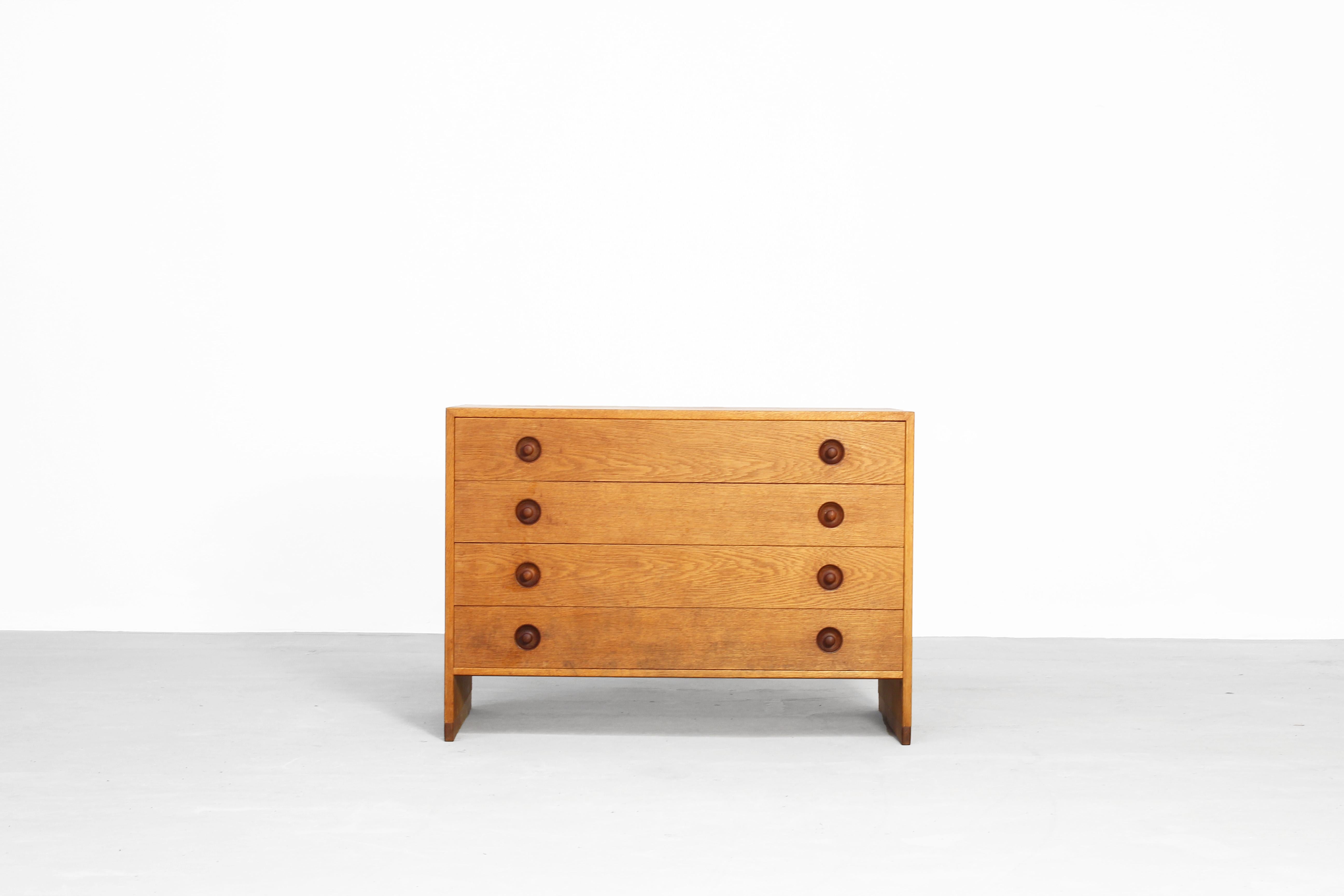 Beautiful chest of drawers by Hans J. Wegner for Ry Møbler , Denmark, 1960s.
This beautiful piece come with patinated oak in a very good condition.