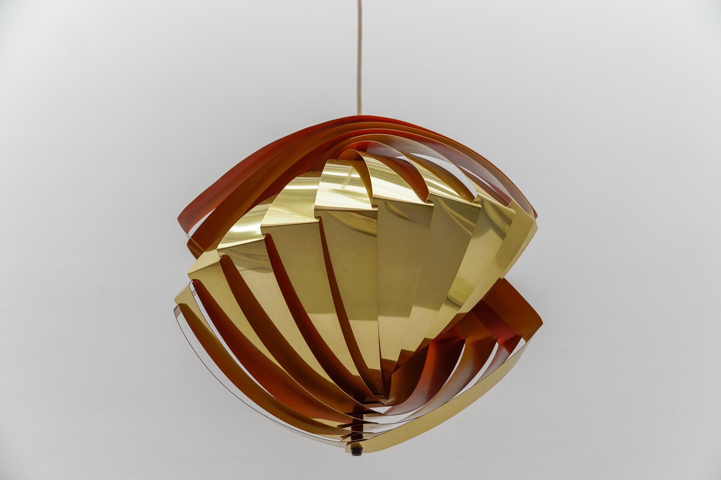 Lampada a sospensione a conchiglia danese di Louis Weisdorf per Lyfa, 1960 Danimarca in vendita 4