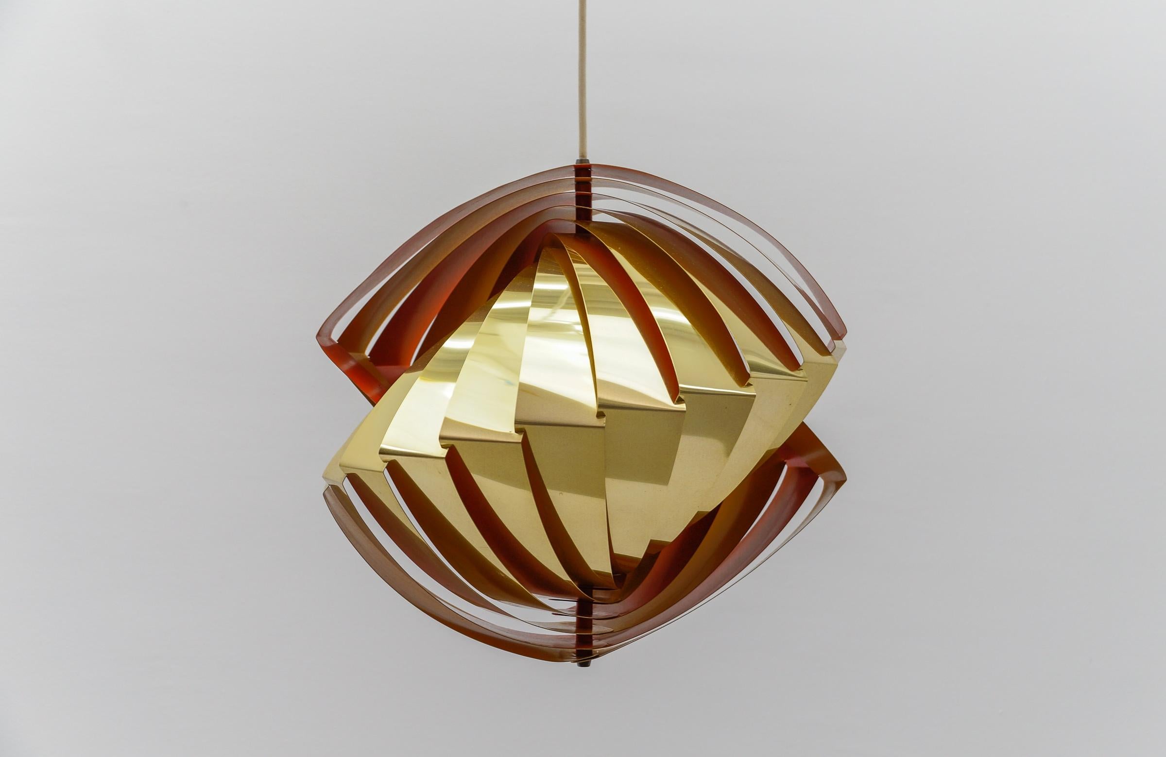 Lampada a sospensione a conchiglia danese di Louis Weisdorf per Lyfa, 1960 Danimarca In condizioni buone in vendita a Nürnberg, Bayern