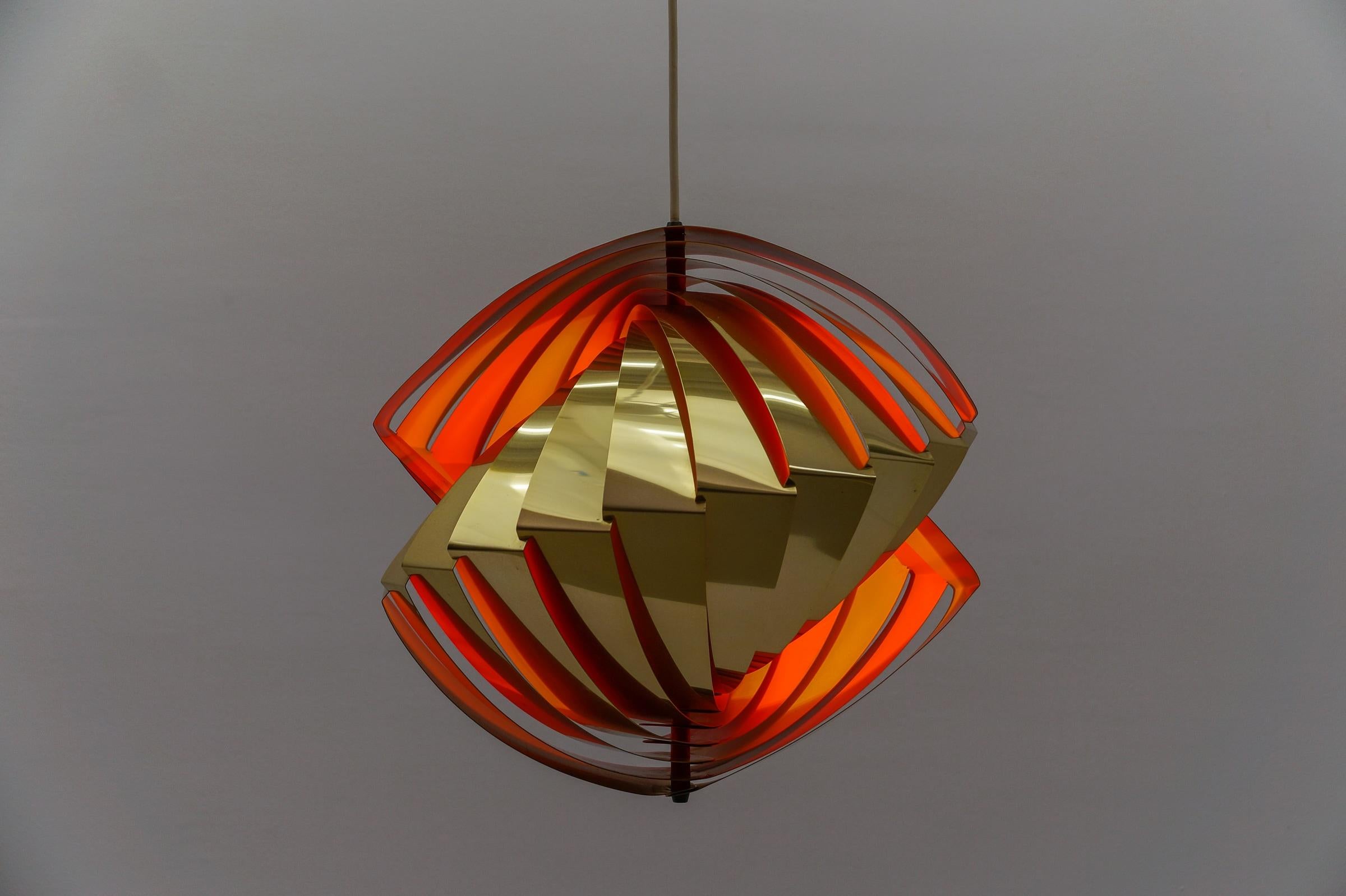 Metà XX secolo Lampada a sospensione a conchiglia danese di Louis Weisdorf per Lyfa, 1960 Danimarca in vendita