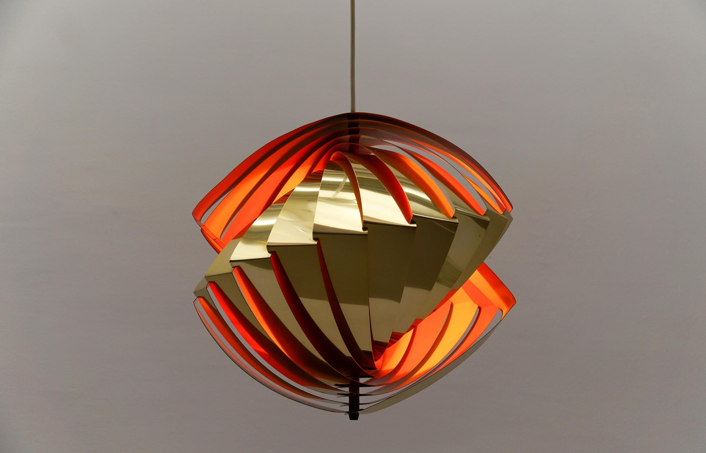 Lampada a sospensione a conchiglia danese di Louis Weisdorf per Lyfa, 1960 Danimarca in vendita 1
