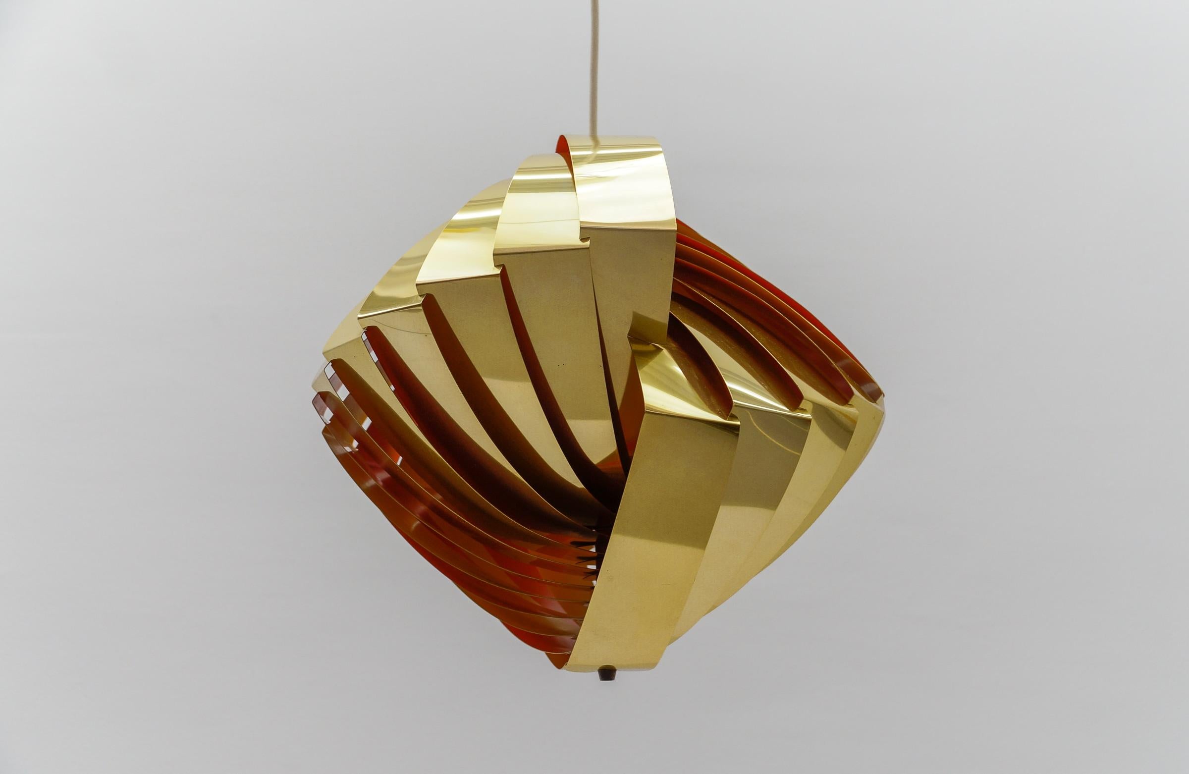Lampada a sospensione a conchiglia danese di Louis Weisdorf per Lyfa, 1960 Danimarca in vendita 2
