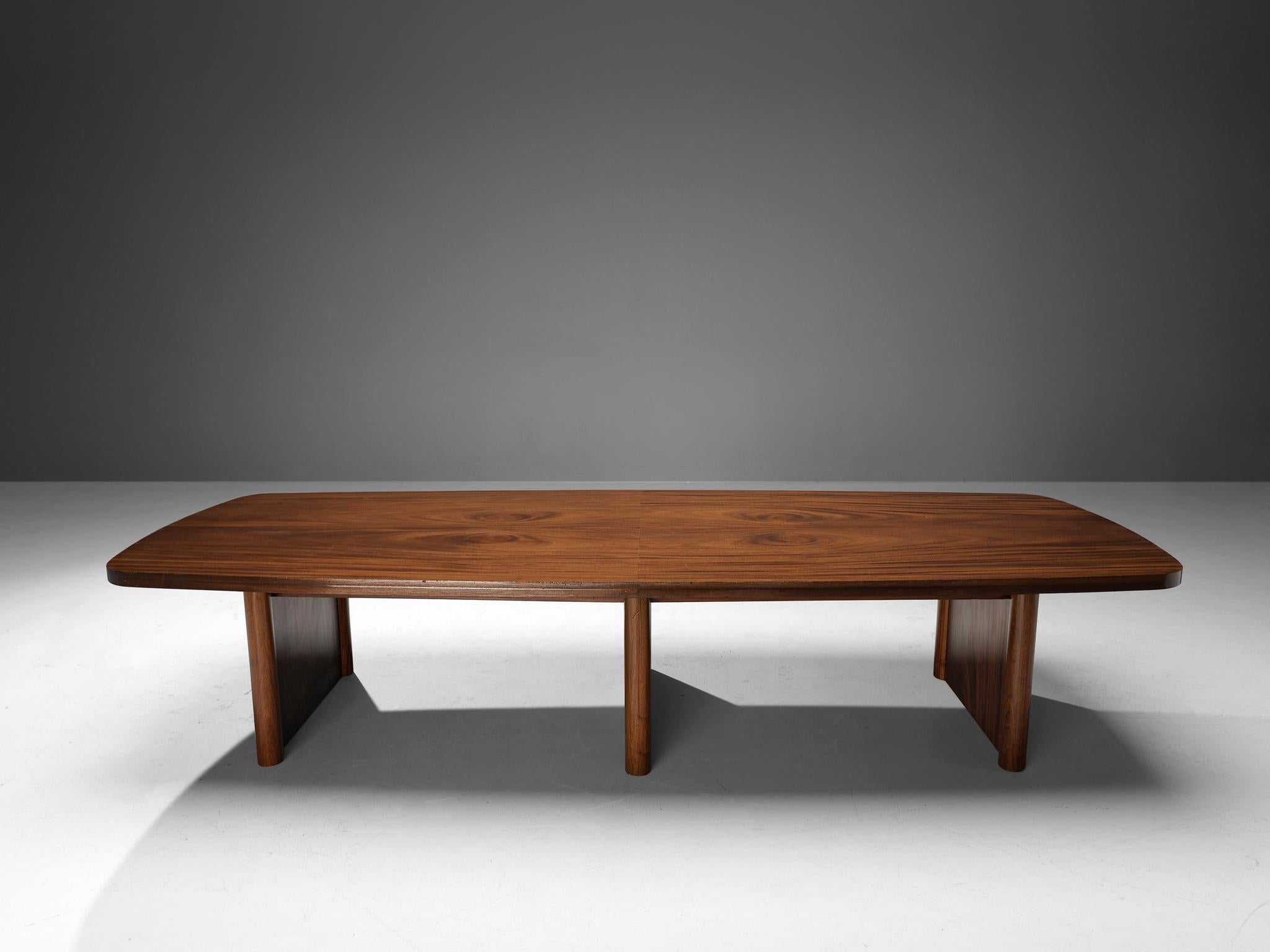 Danish Large Dining Table in Walnut 11 ft  In Good Condition For Sale In Waalwijk, NL