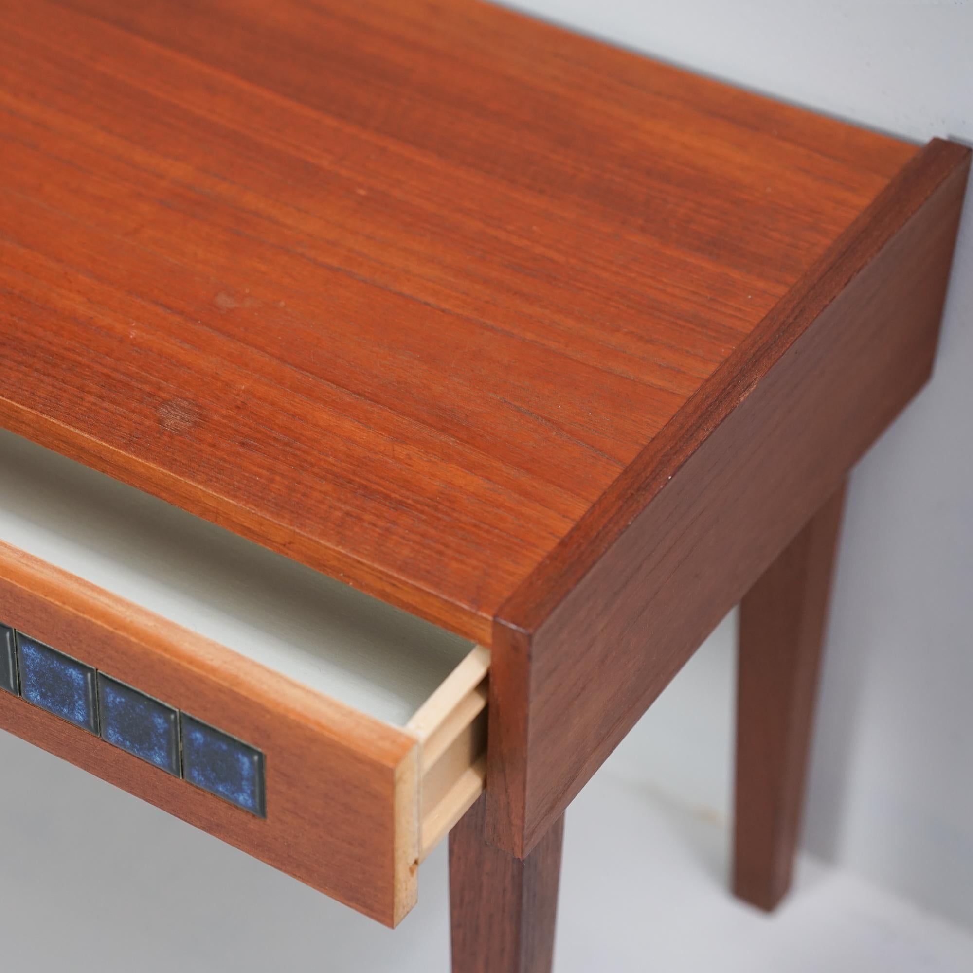 Metà XX secolo Tavolo consolle danese con specchio, anni '60 in vendita