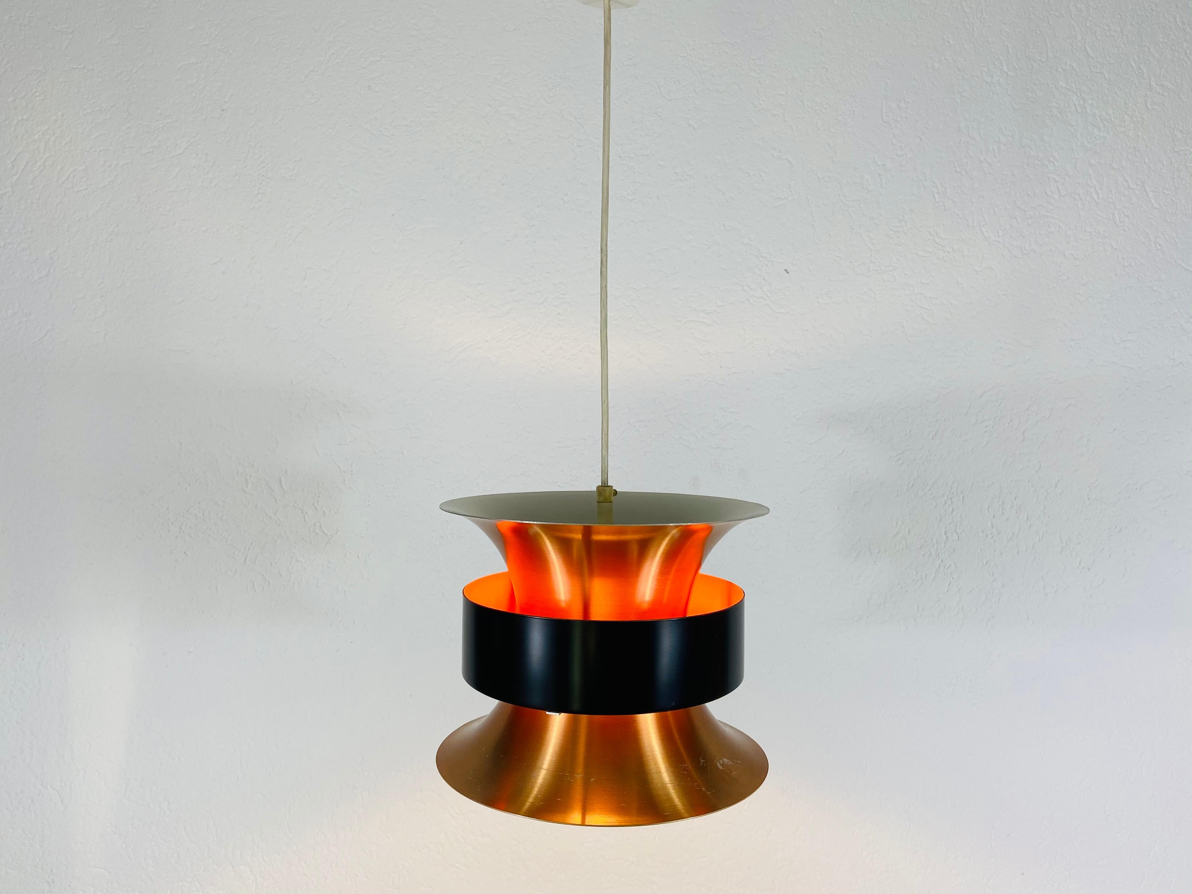 Lampe à suspension danoise en cuivre et noir, années 1960 en vente 3