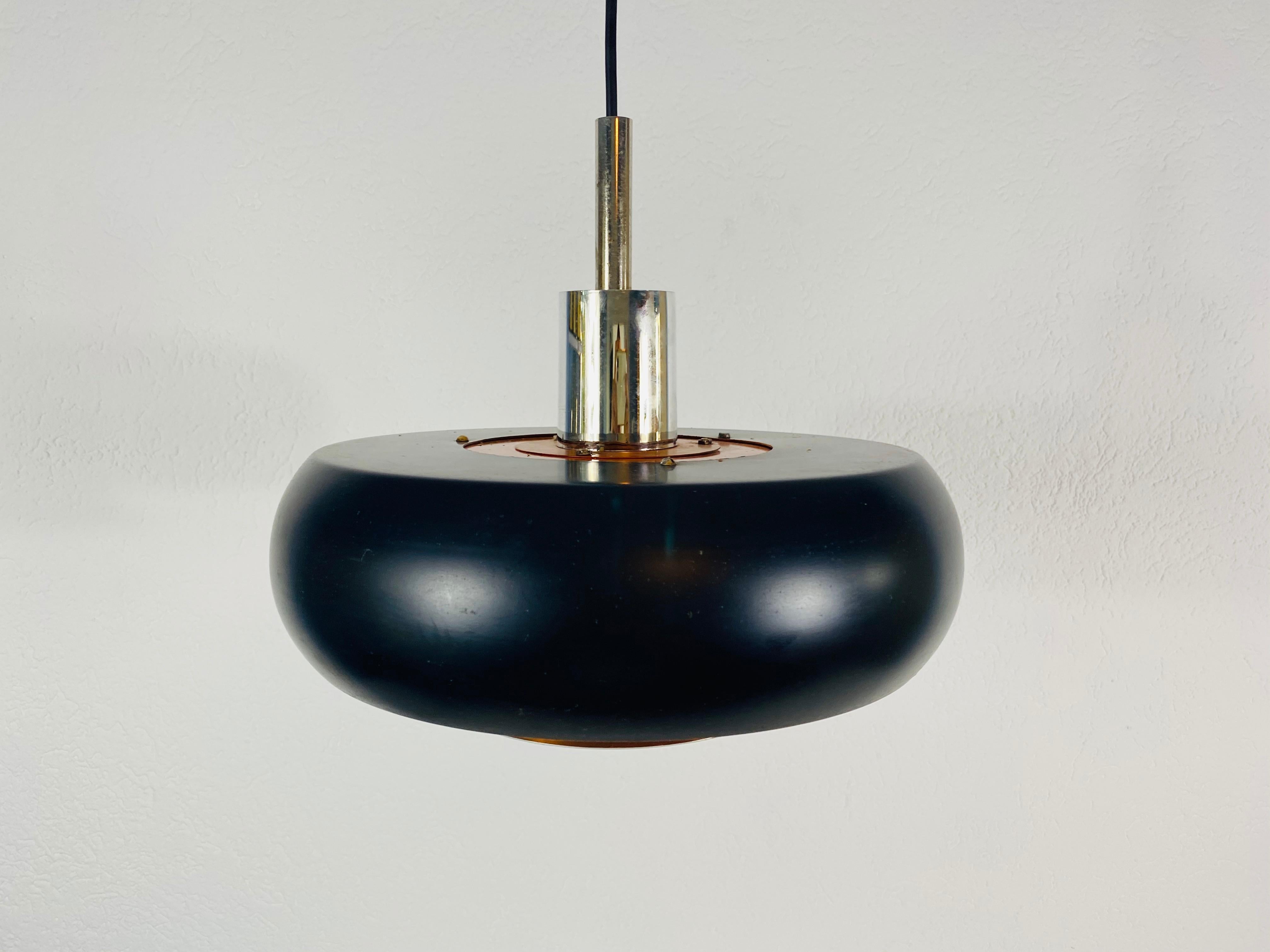 Danish Copper and Black Pendant Lamp, 1960s In Good Condition In Hagenbach, DE