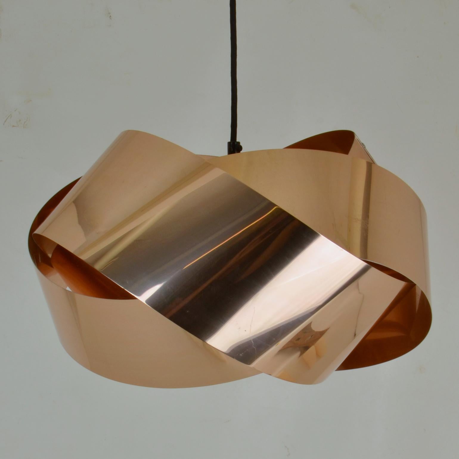 Pair of Danish Copper Pendant Lamps In Excellent Condition For Sale In London, GB