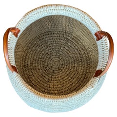 Cesta danesa con asas de cuerda y cuero