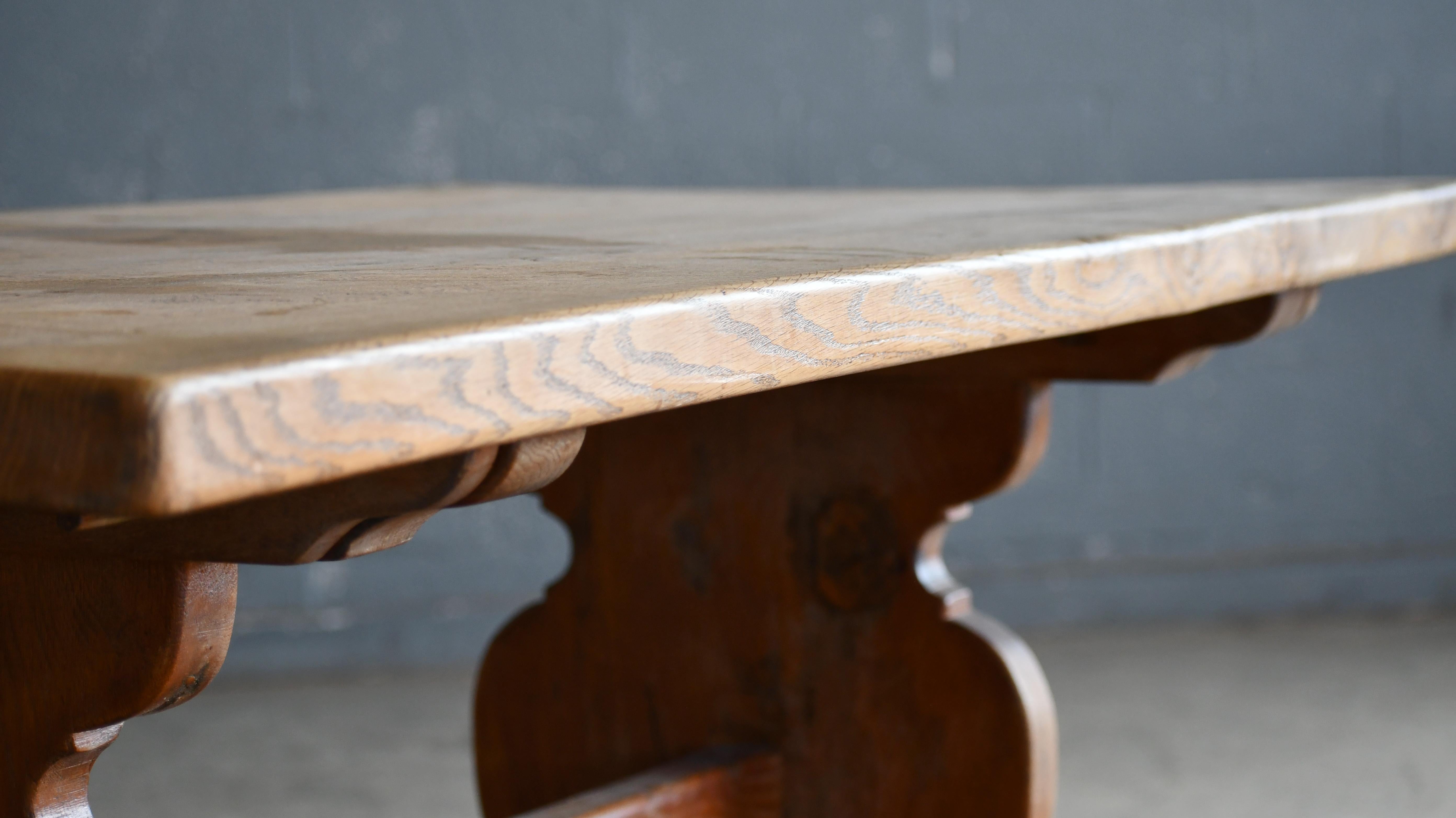 Early 20th Century Danish Country or Provence Style Dining Table in Solid Oak, ca 1900
