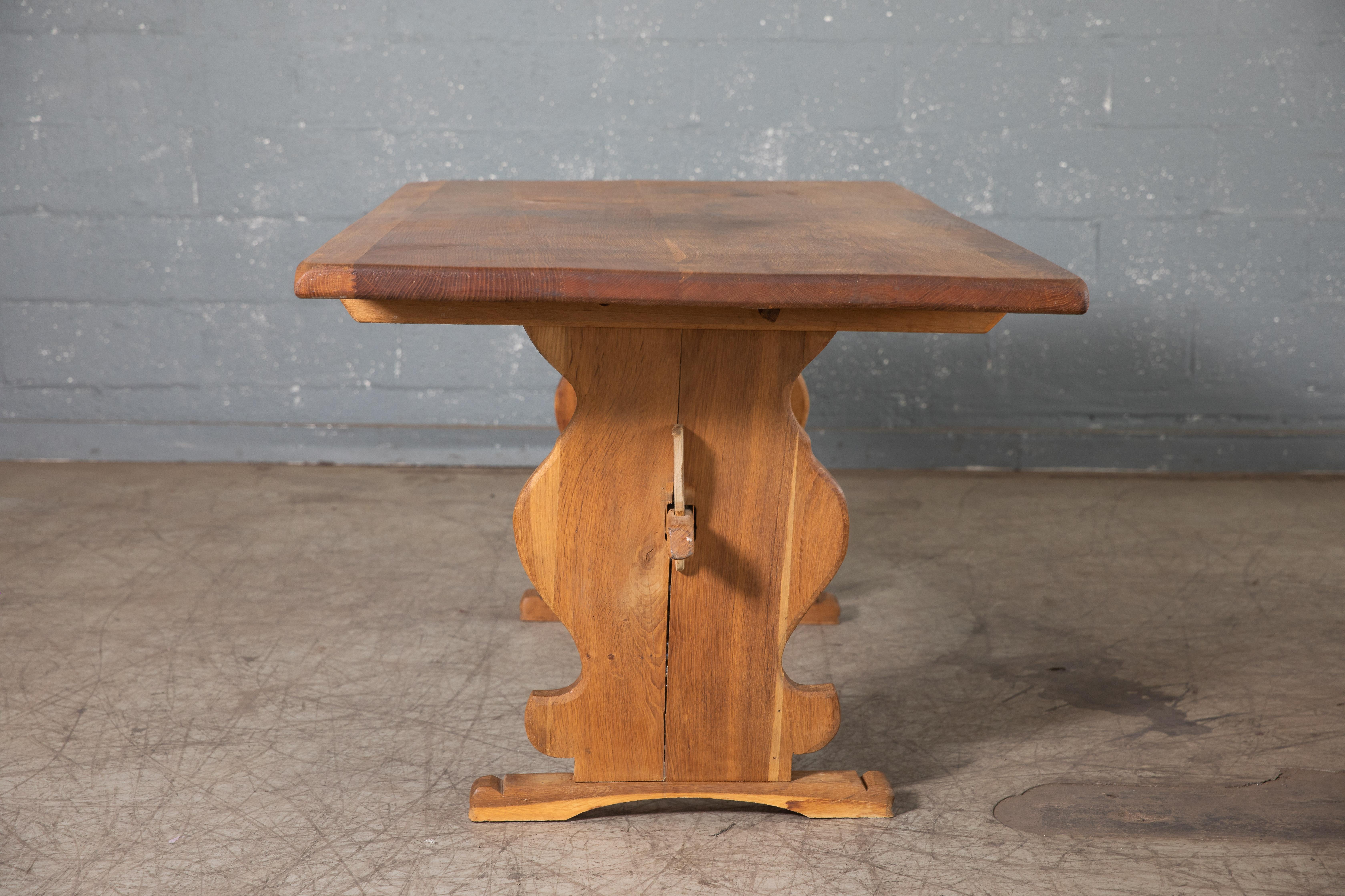 Danish Country Style Dining Table in Oak, ca. Early 1900s 7