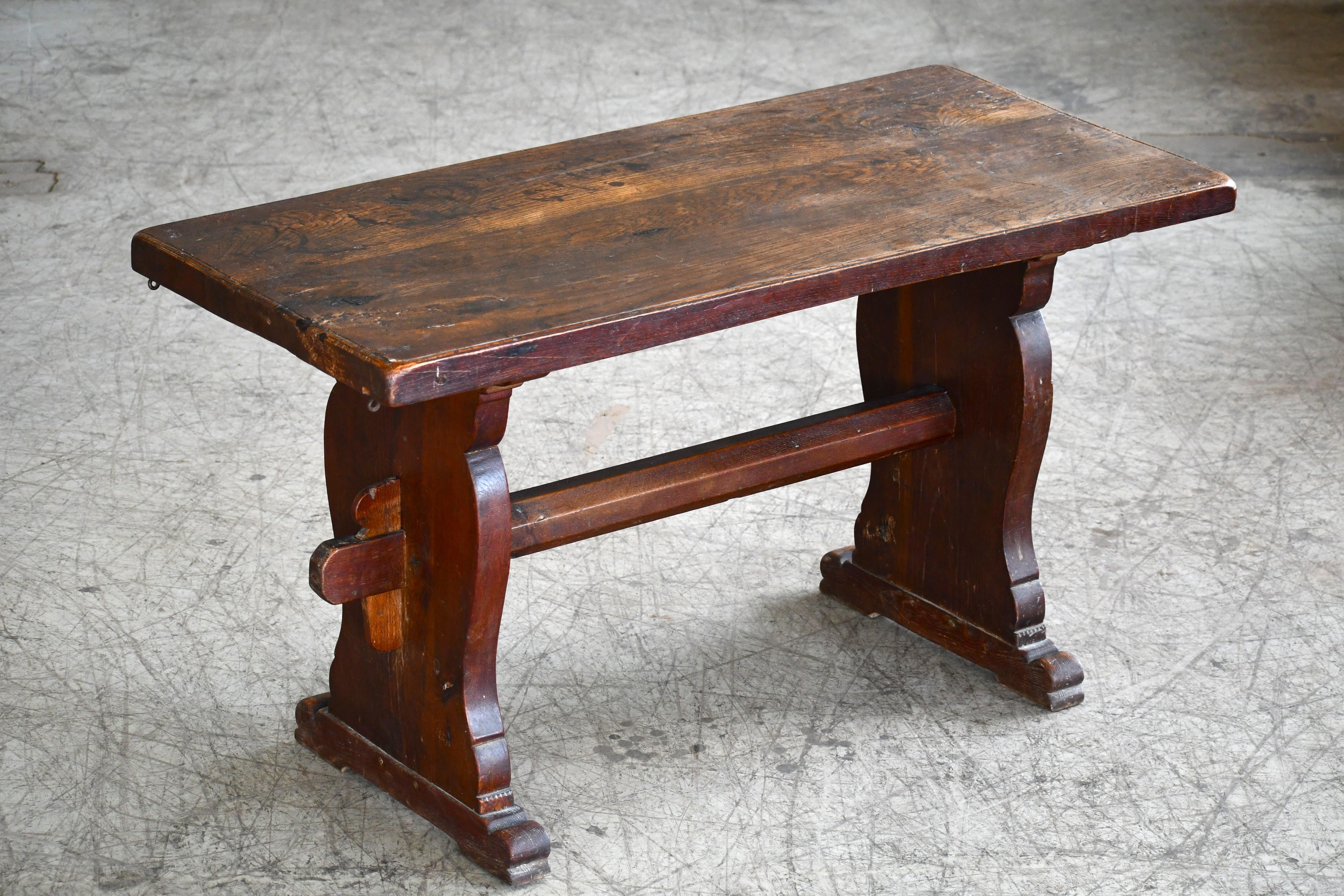 We found this charming country table in Denmark - entirely made of thick solid oak and held together without any use screw, nails or other hardware just tongue in groove and wooden pegs. Probably made around 1900 or late 1800's when these tables