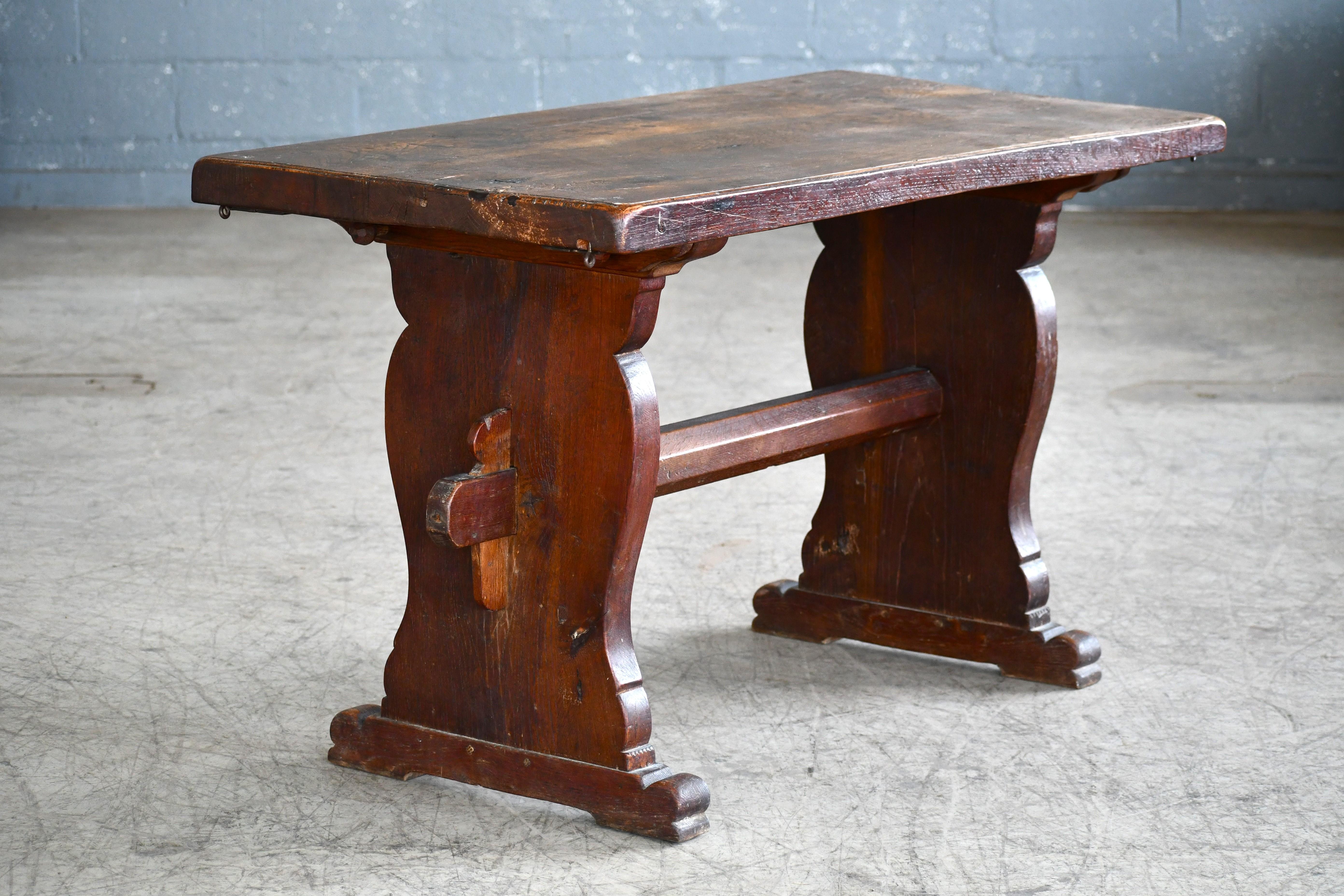 Country Table de salle à manger ou console en chêne de style campagnard danois, vers le début des années 1900 en vente