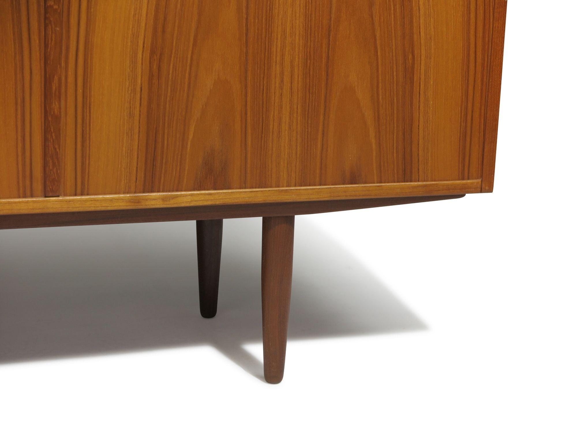 Aparador danés diseñado por Hans Olsen para Bramin Møbelfabrik, Dinamarca. siglo XX en venta