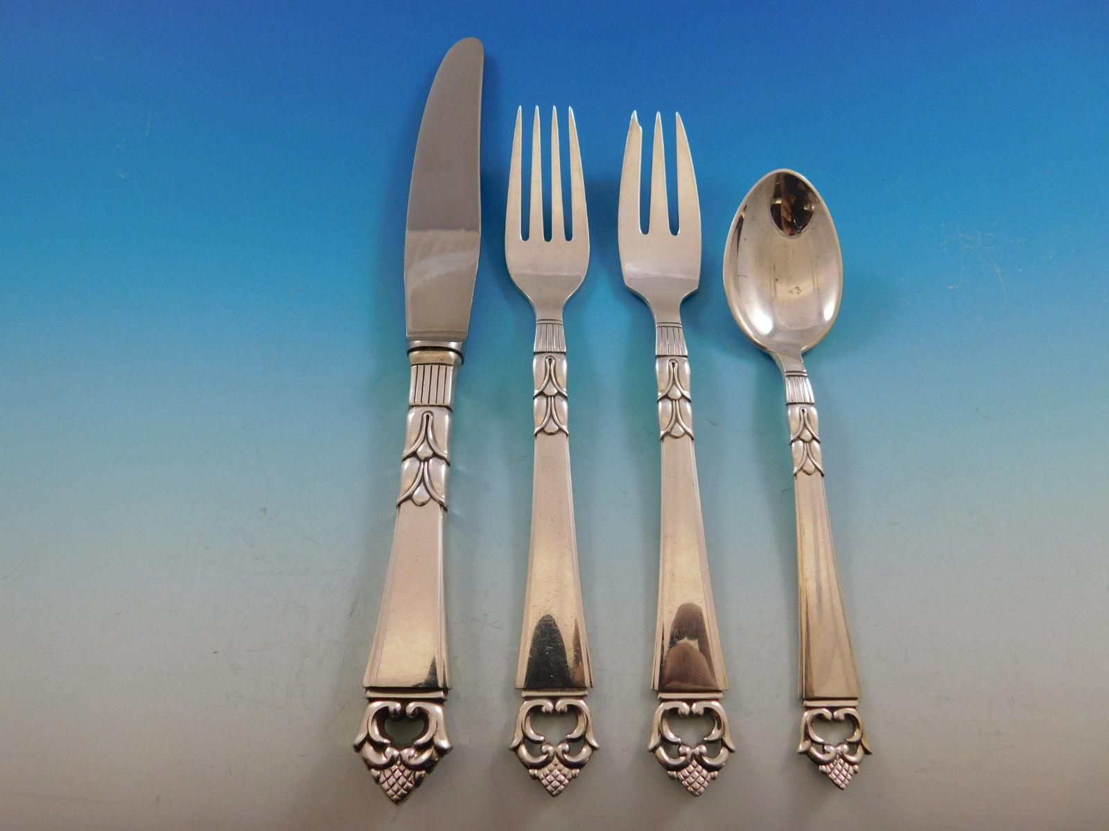 Danish Crown by Frigast Sterling Silver Flatware Service for 8 Set 79 Pcs Dinner In Excellent Condition For Sale In Big Bend, WI