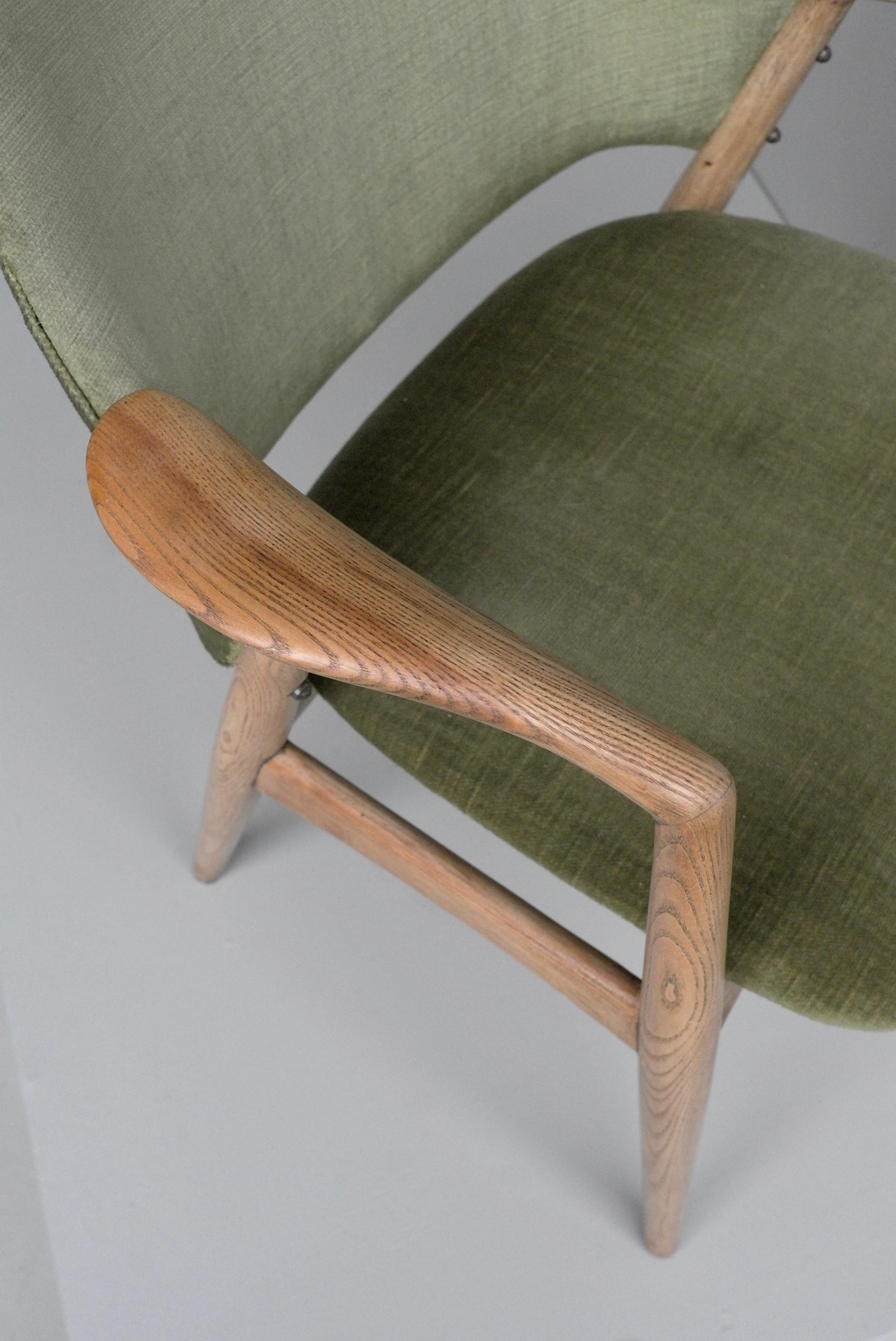 side chair with arms