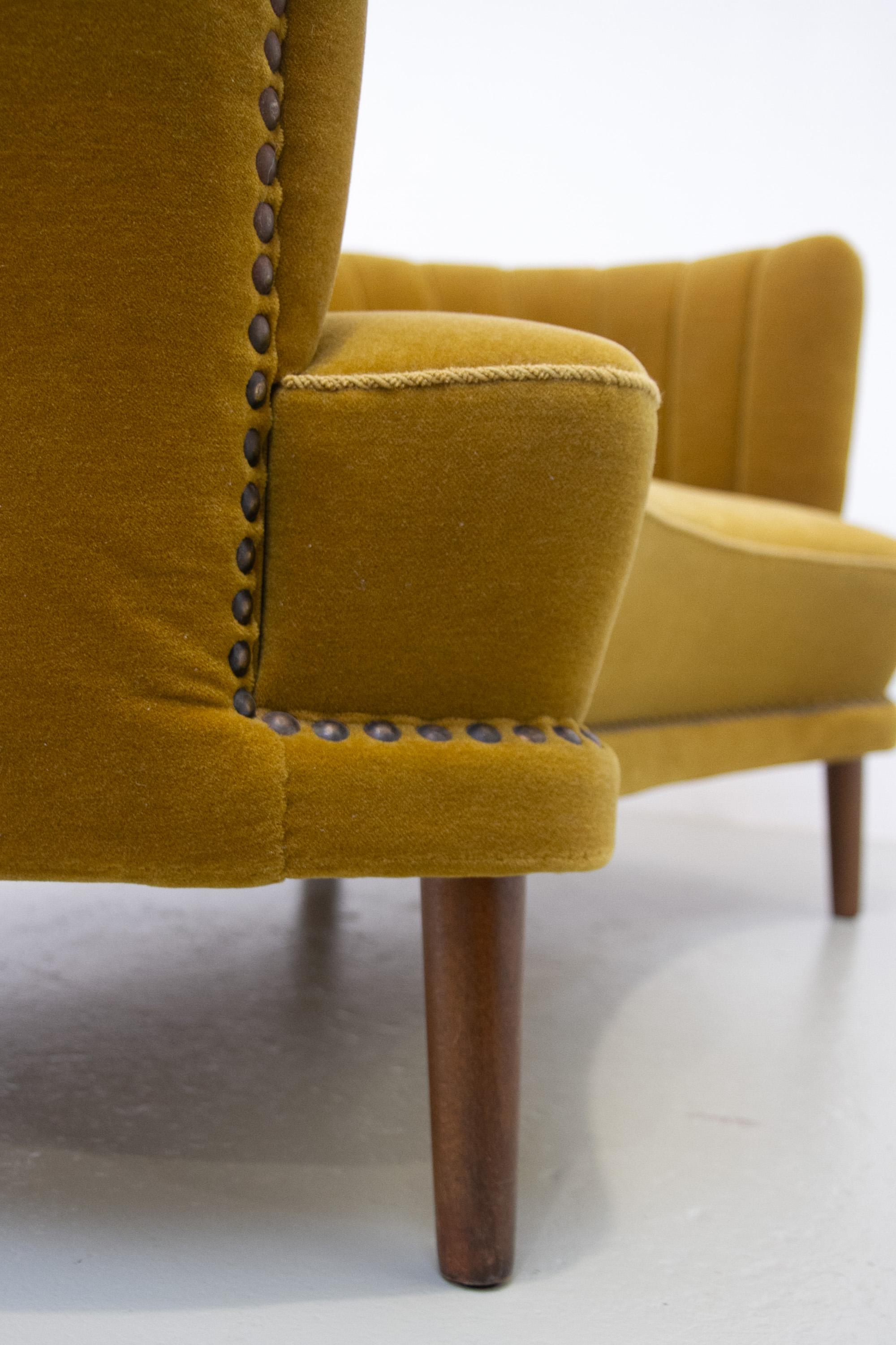 Danish Curved Banana Sofa in Velour, 1950. For Sale 10