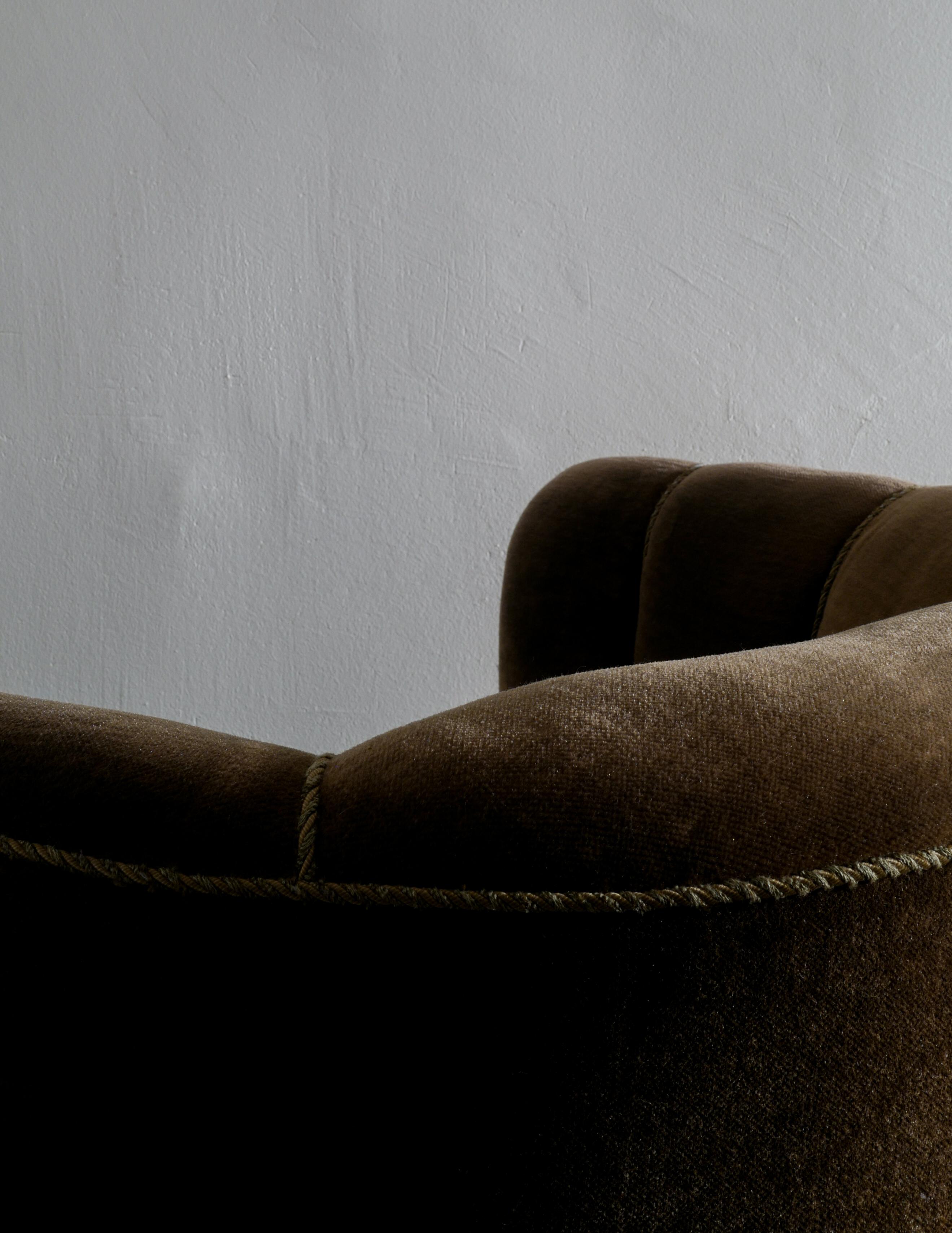Mid-20th Century Danish Curved Easy Lounge Chair Produced in Denmark, 1940s