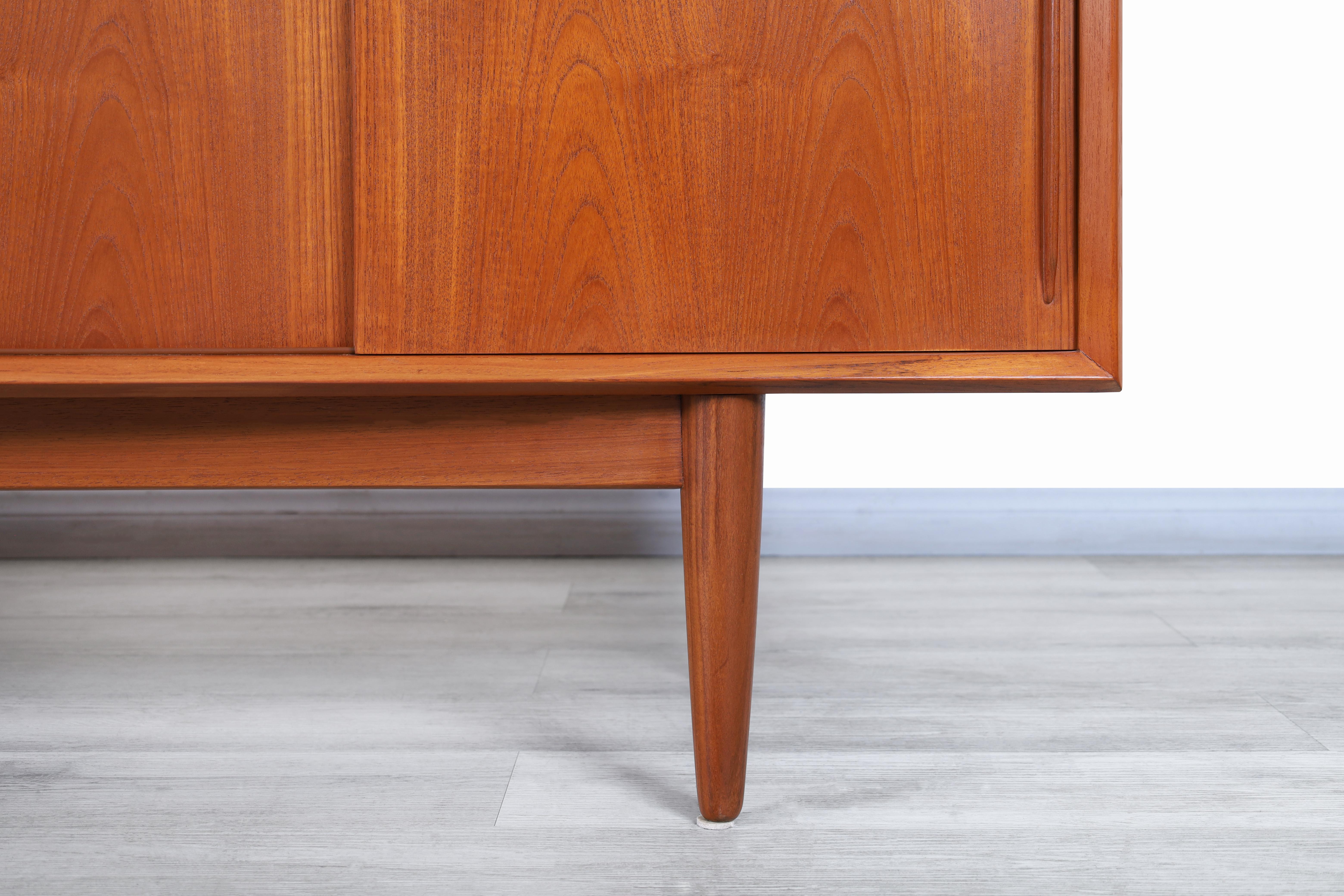 Danish Curved-Front Teak Credenza by Svend A. Larsen for H.P. Hansen 5