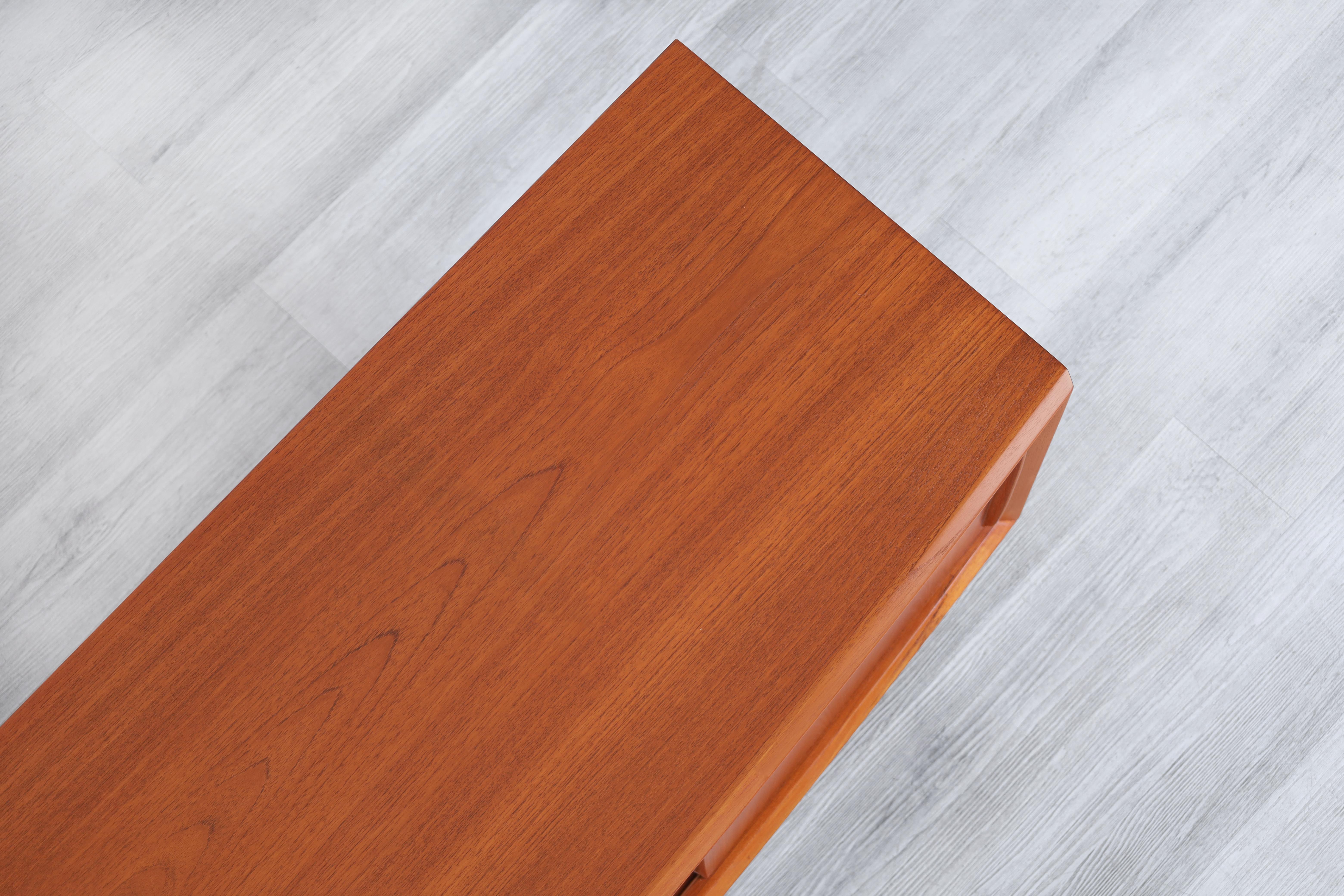 Danish Curved-Front Teak Credenza by Svend A. Larsen for H.P. Hansen 7