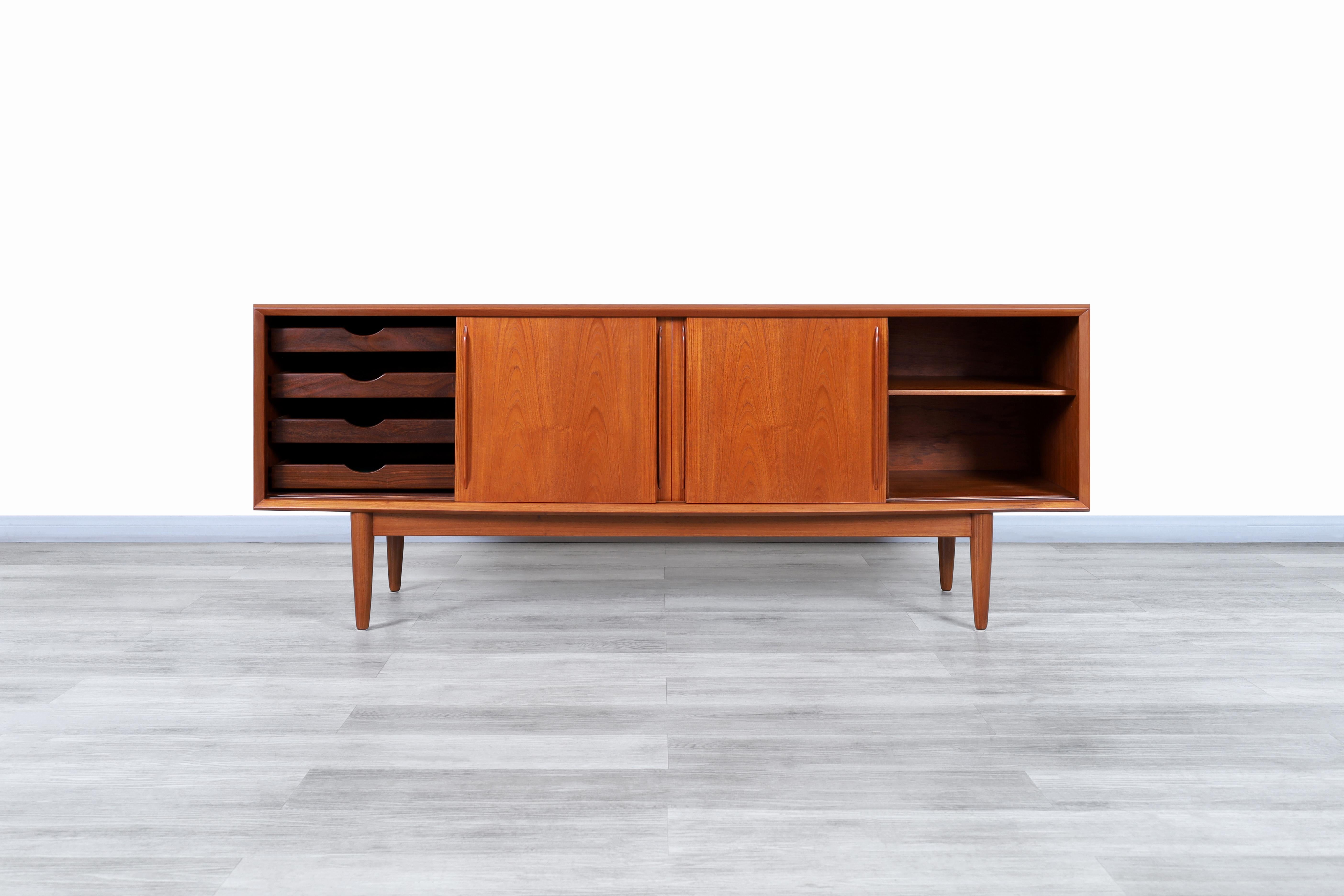 Danish Curved-Front Teak Credenza by Svend A. Larsen for H.P. Hansen 3