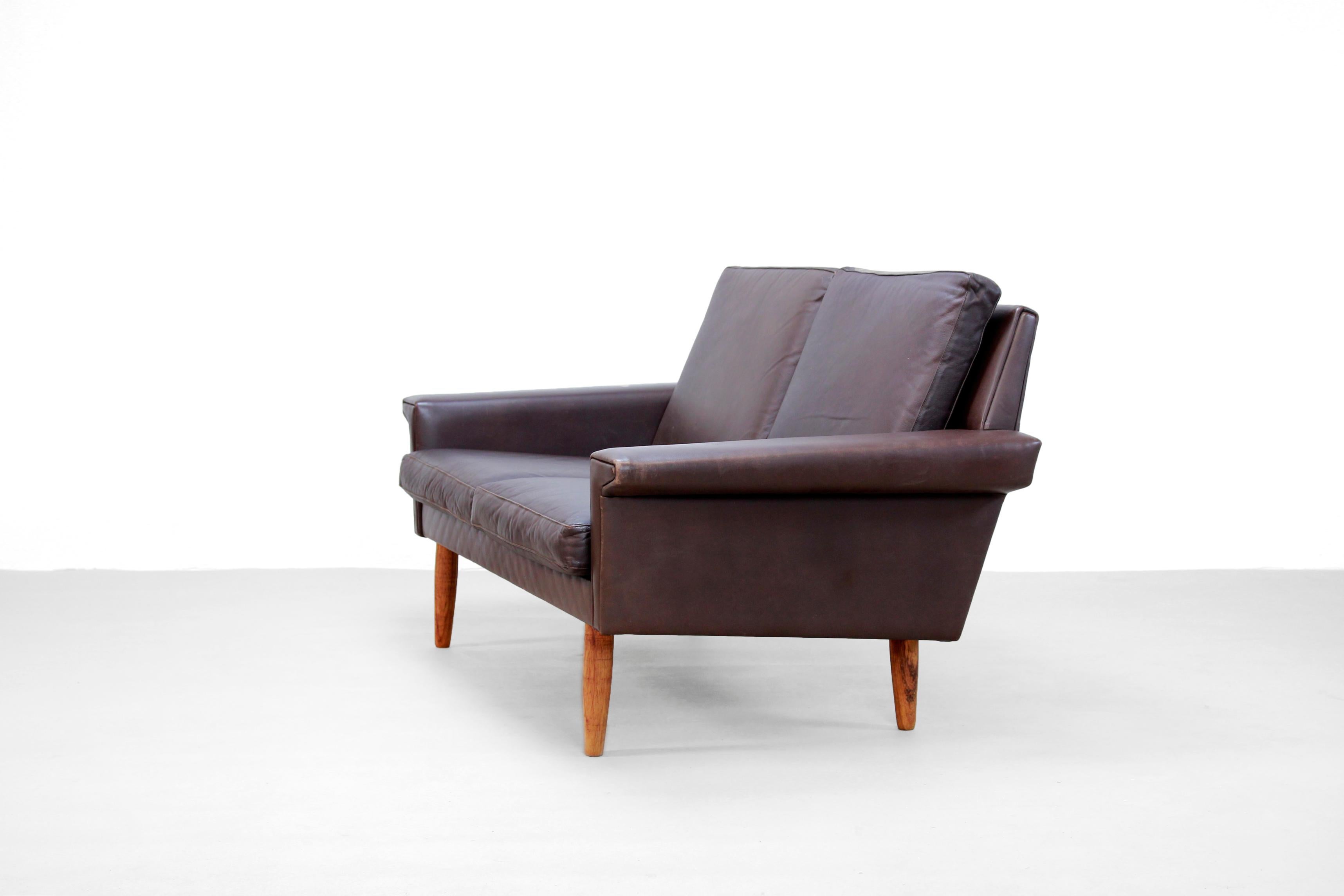 Danish Dark Brown Leather Two-Seater Sofa for Vejen Polstermøbelfabrik In Good Condition In Amsterdam, Noord Holland