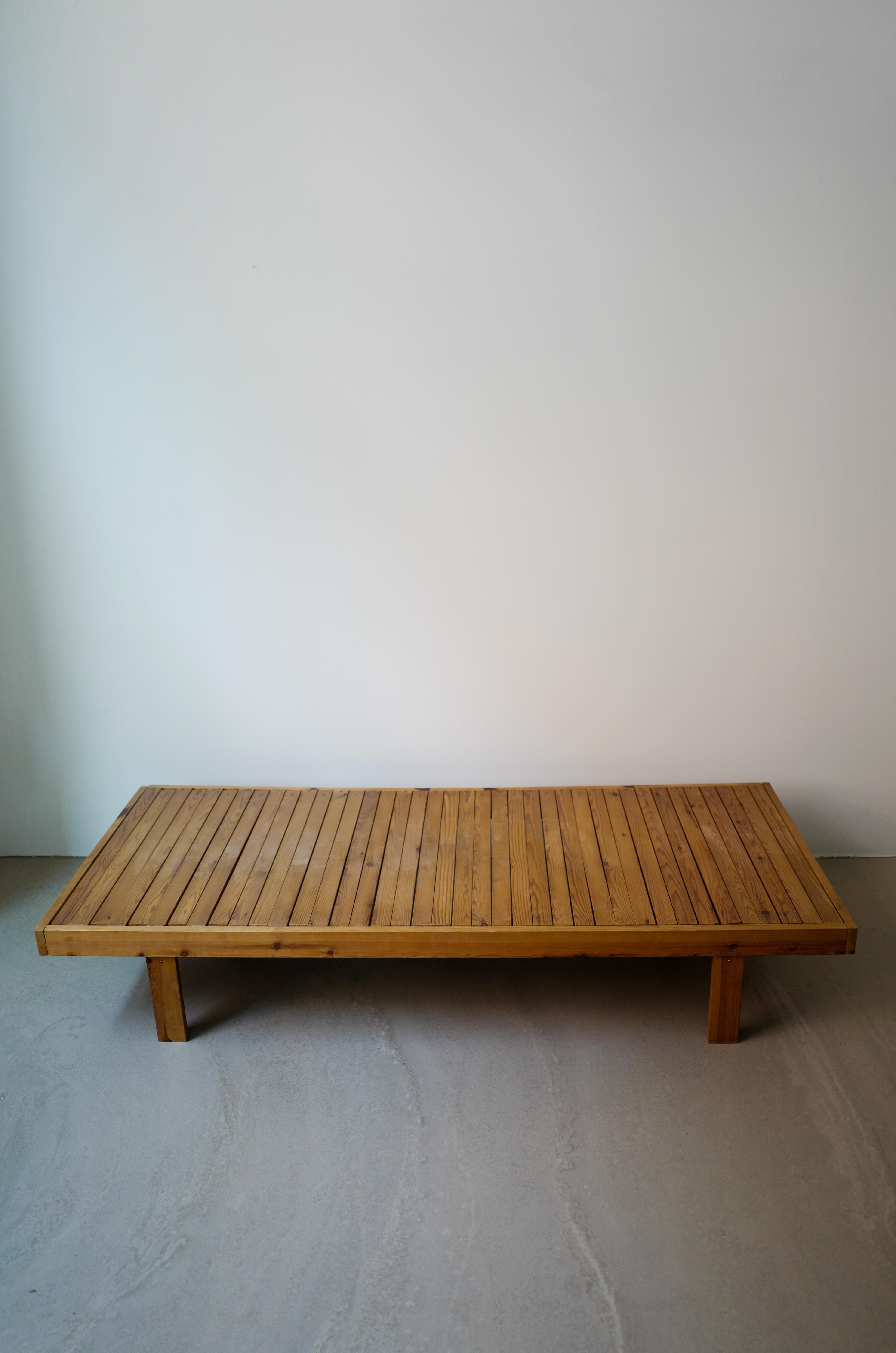 Danish Daybed in Pine, 1960s In Good Condition In Stockholm, SE