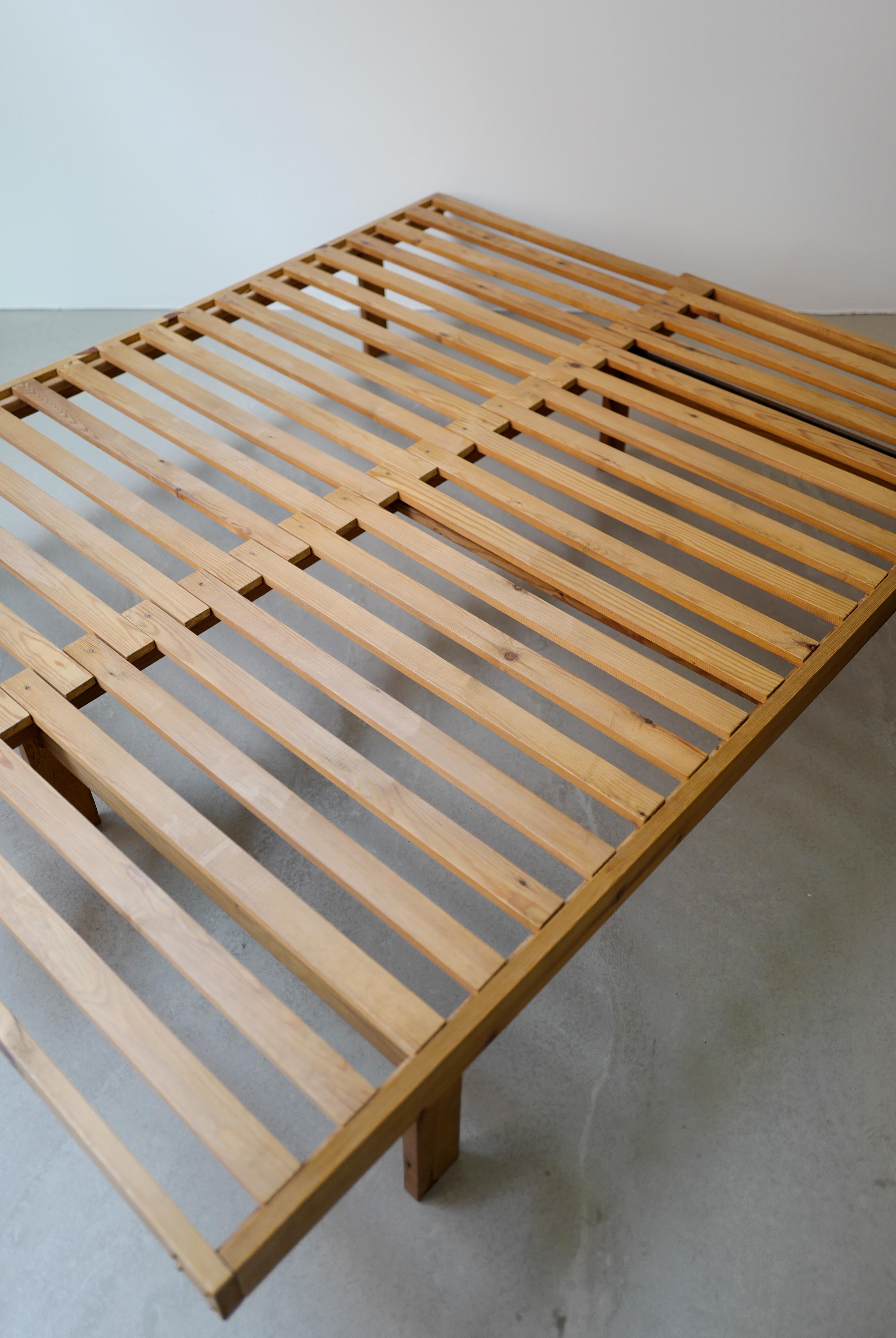 Brass Danish Daybed in Pine, 1960s