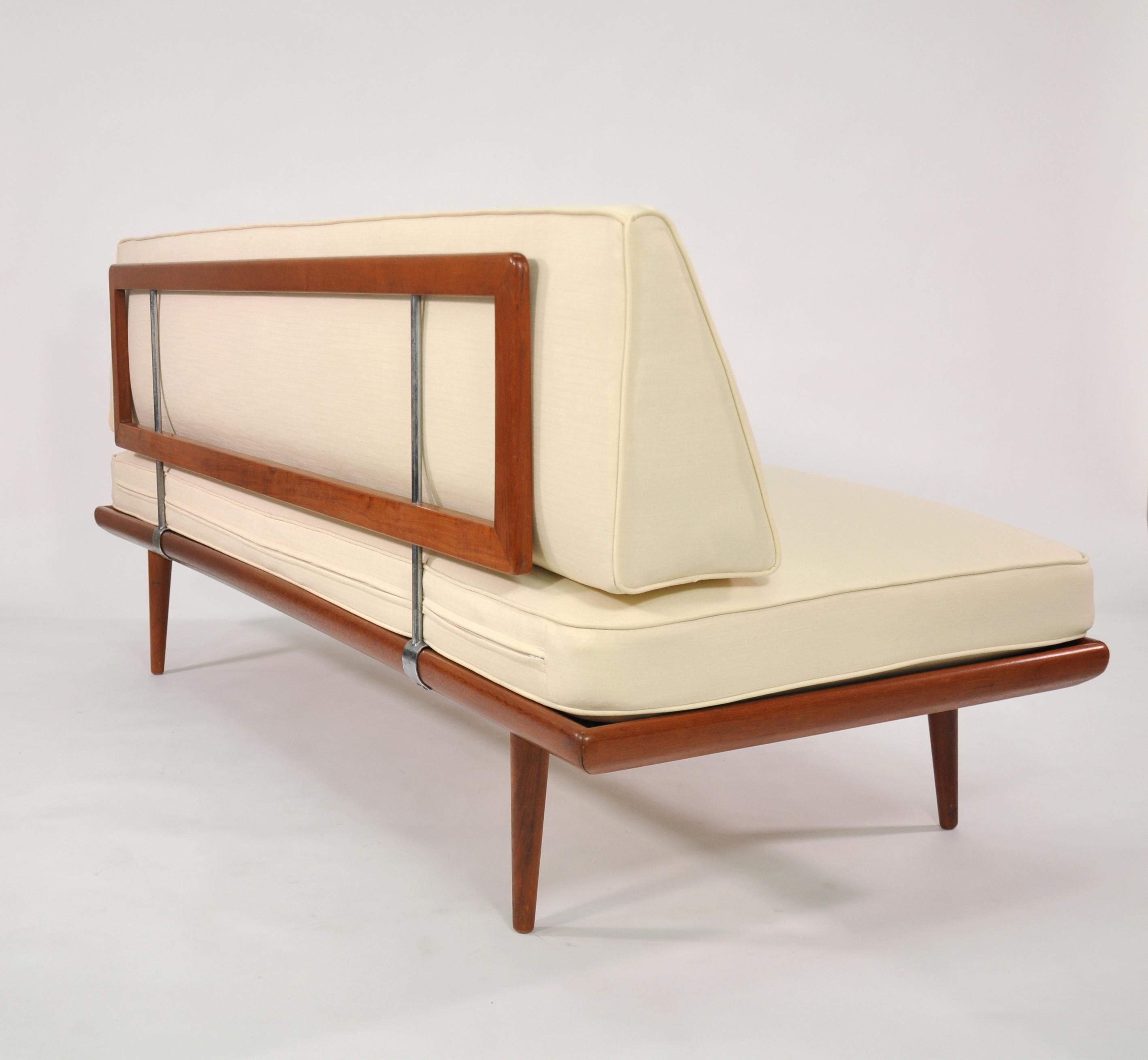 Mid-Century Modern Danish Daybed Minerva by Peter Hvidt for France & Daverkosen