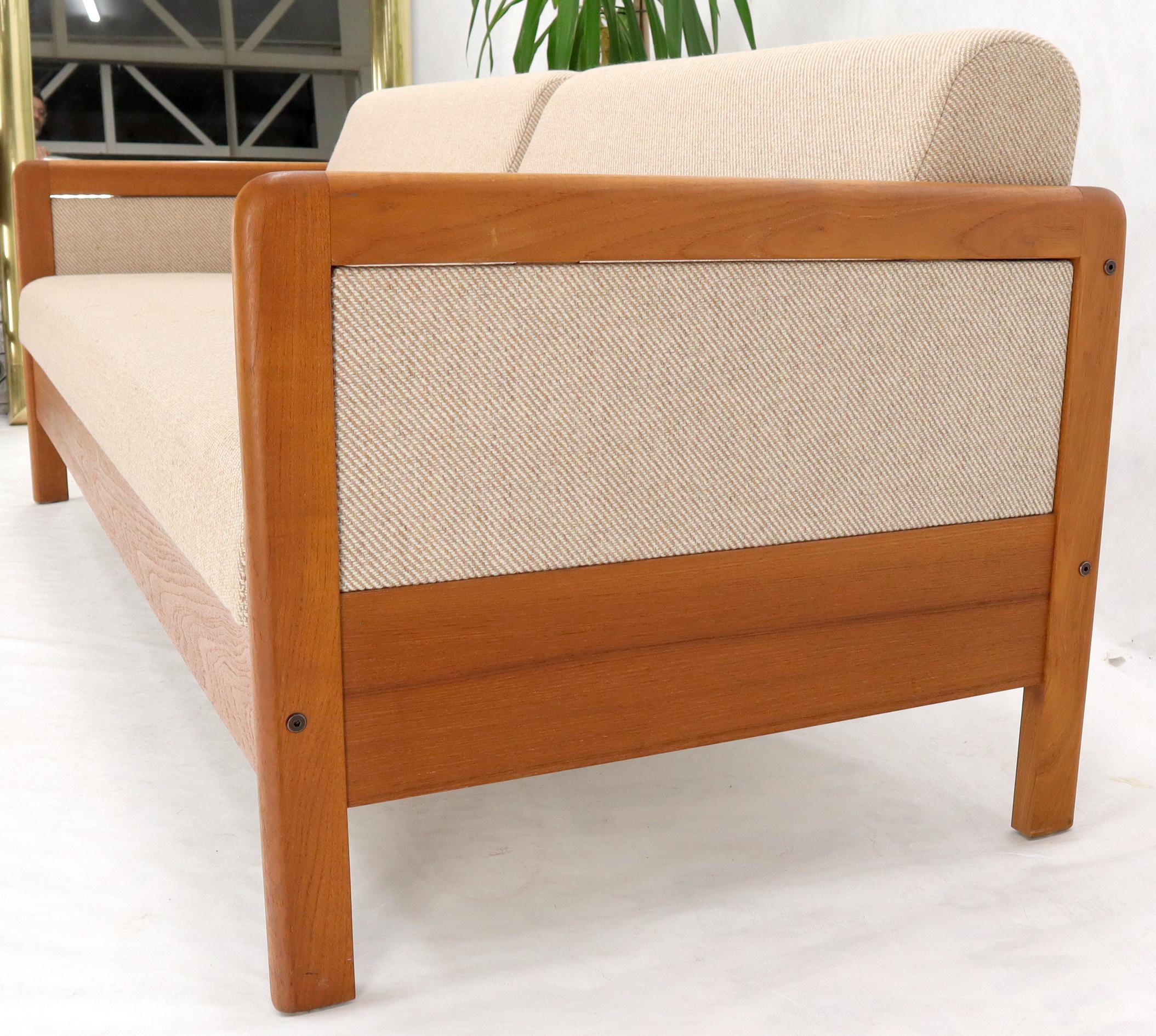 Dänisches Tagesbett Sleeper Umwandelbares Sofa mit Wollpolsterung und Teakholzrahmen (Moderne der Mitte des Jahrhunderts)