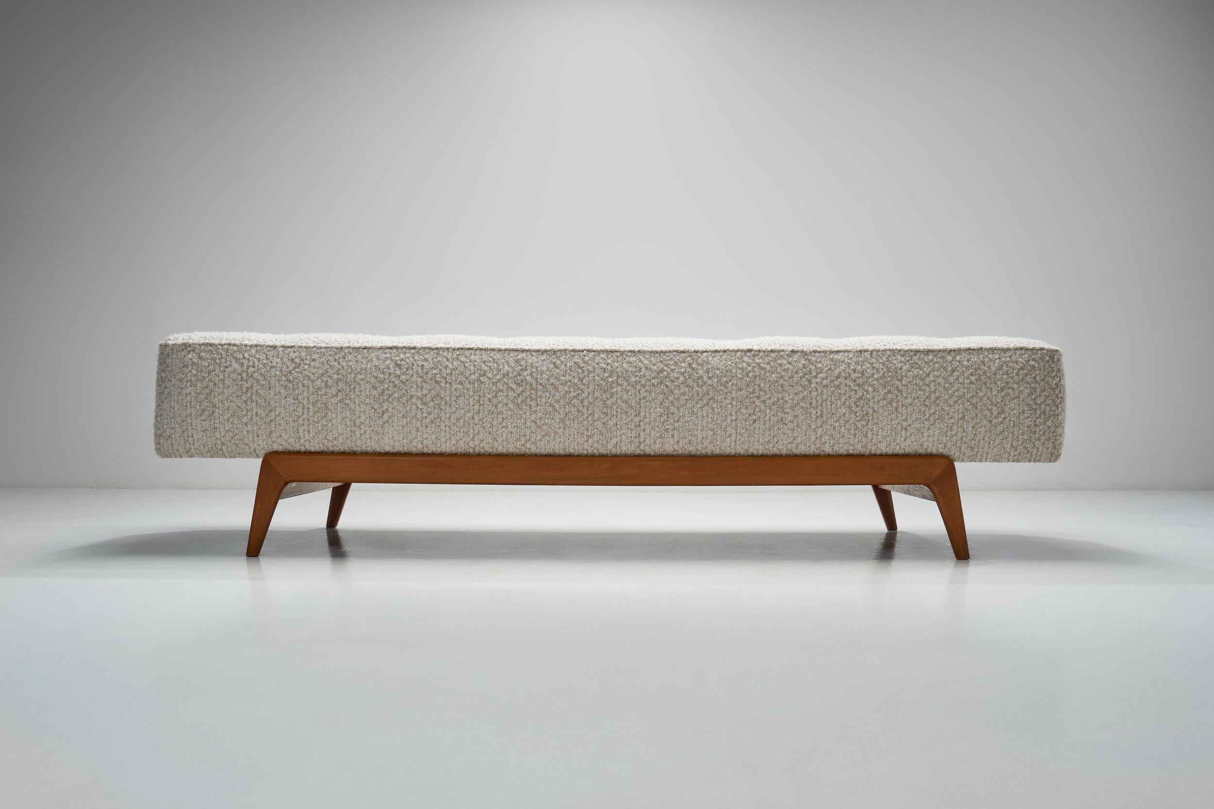 Daybed Danés Tapizado en Tela Bouclé, Dinamarca ca 1970s en venta 8