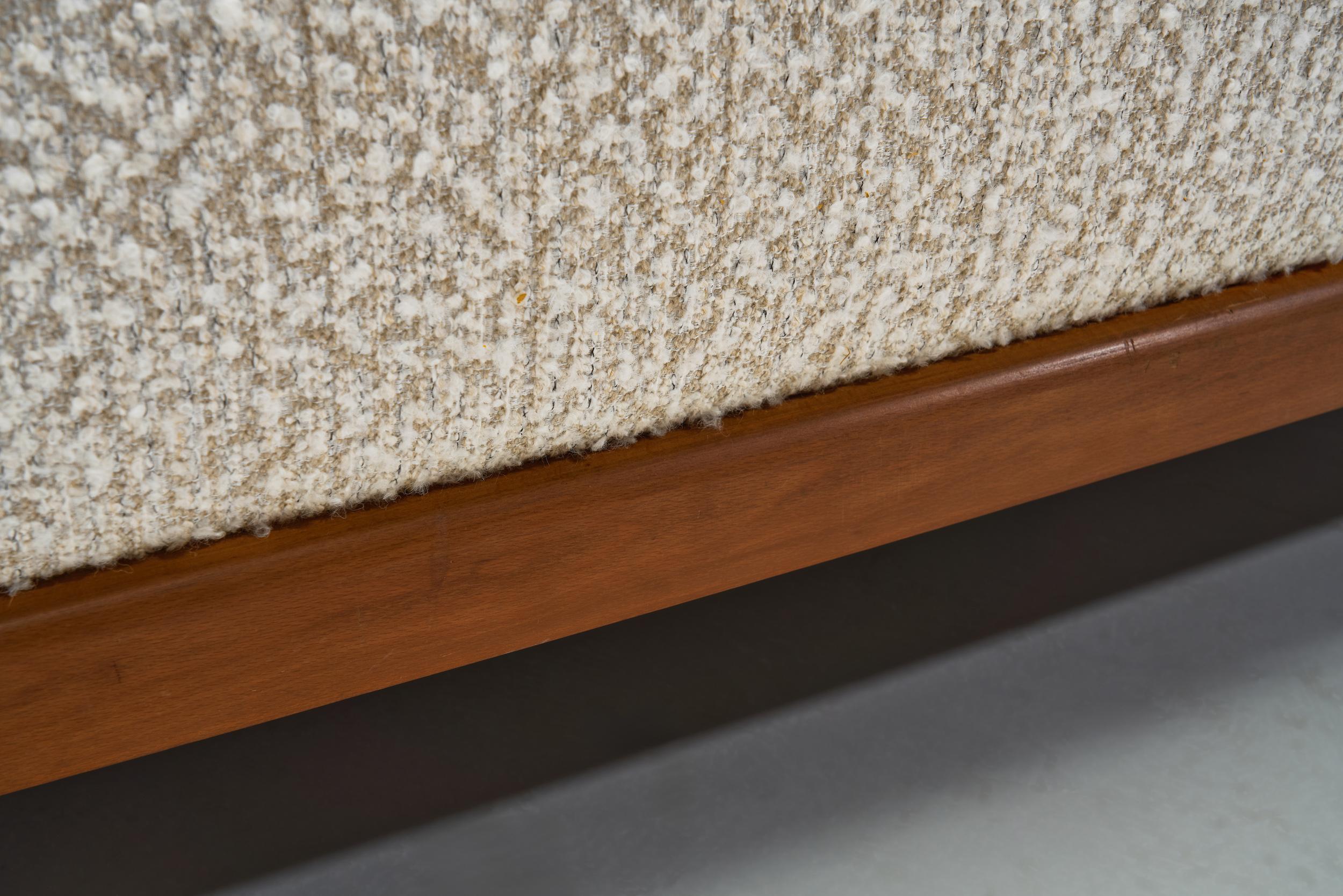 Daybed Danés Tapizado en Tela Bouclé, Dinamarca ca 1970s en venta 10