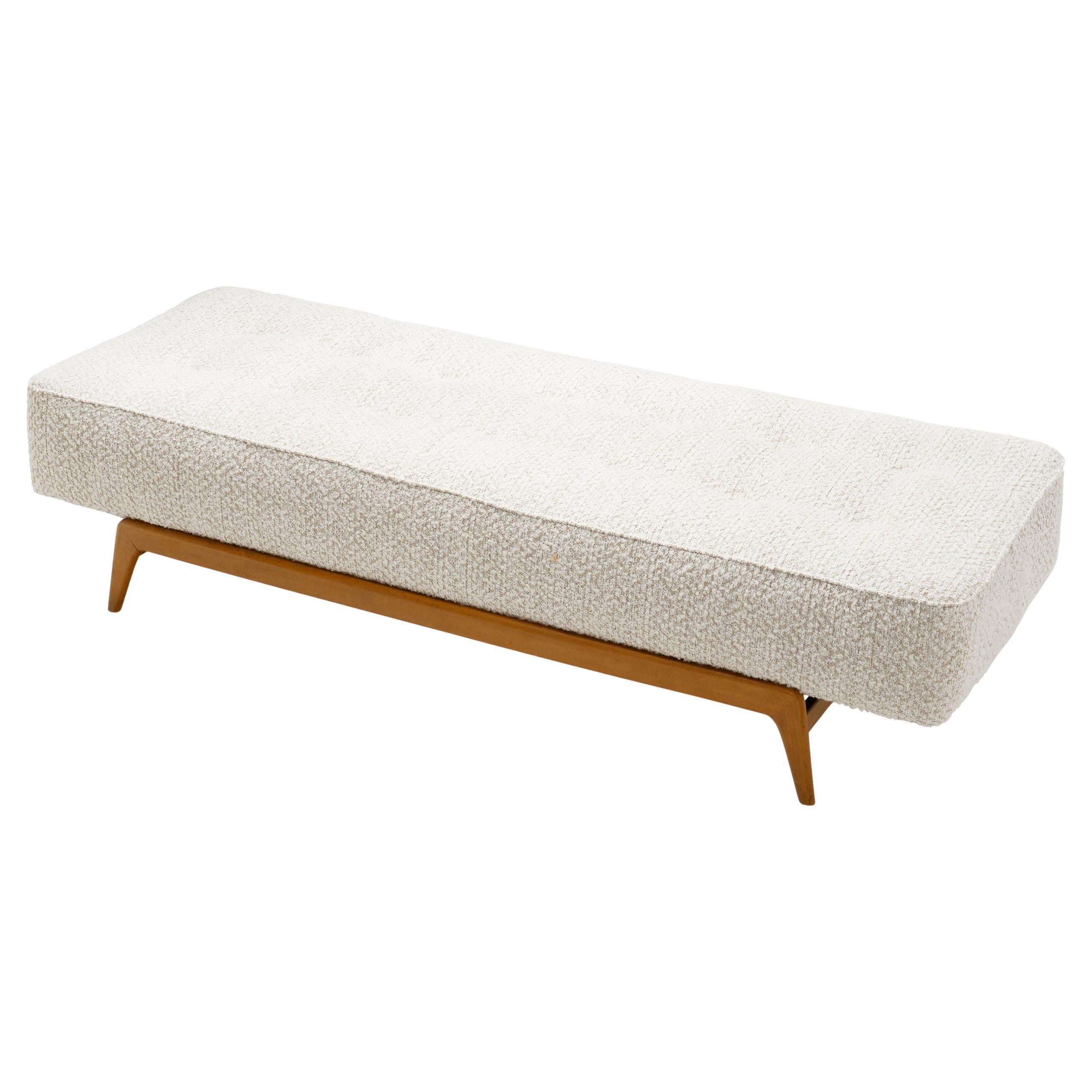 Daybed danese rivestito in tessuto bouclé, Danimarca, anni '70 ca.