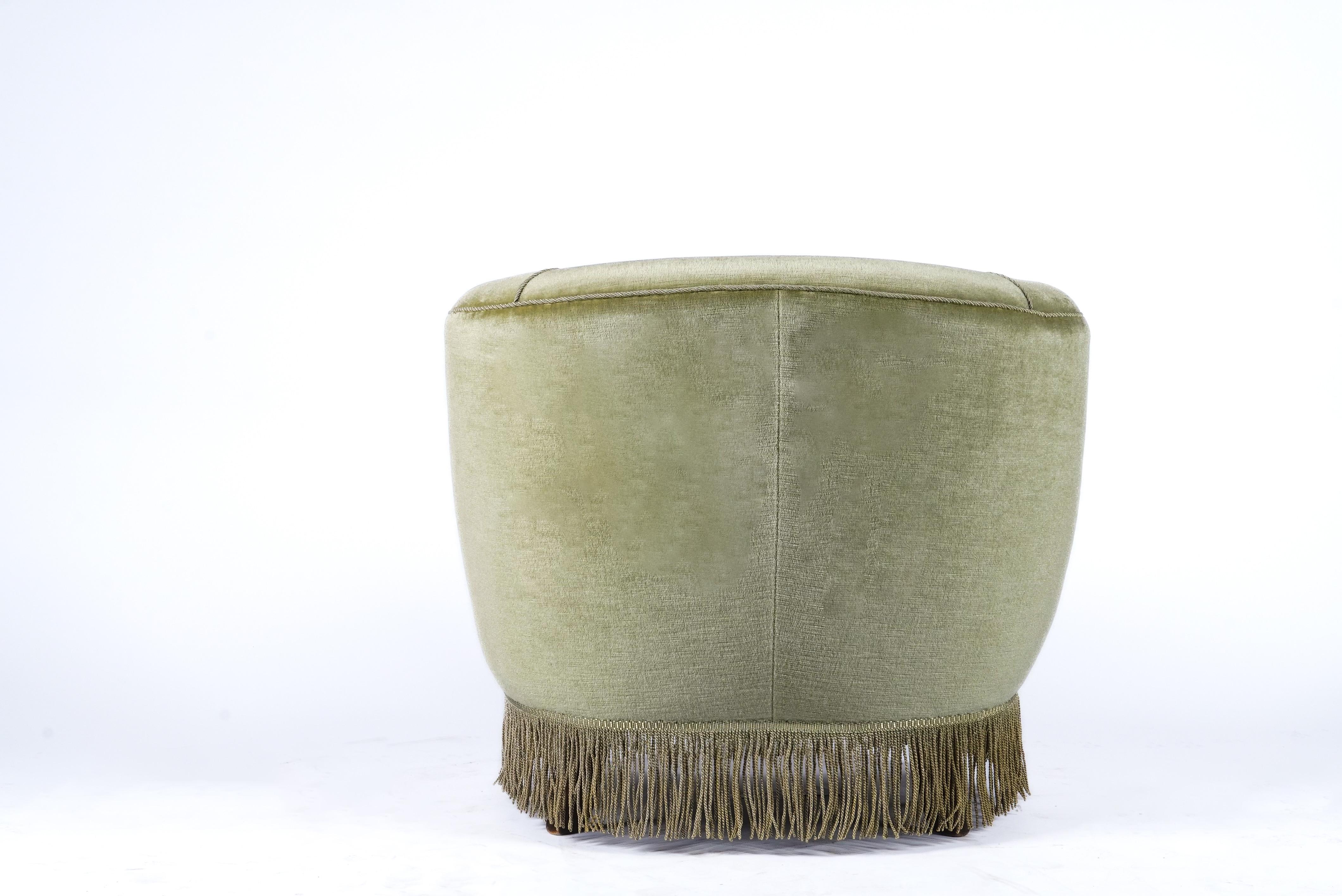 Fauteuil déco danois avec frange Bon état - En vente à Portland, OR