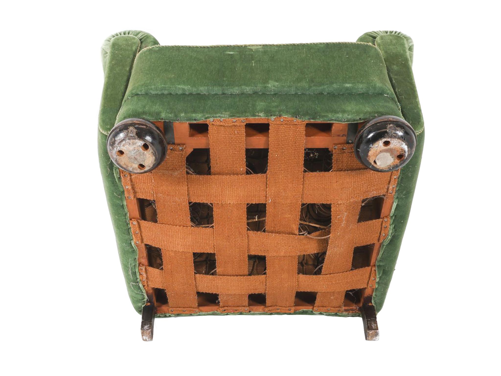 Fauteuil club en mohair vert de style déco danois en vente 4