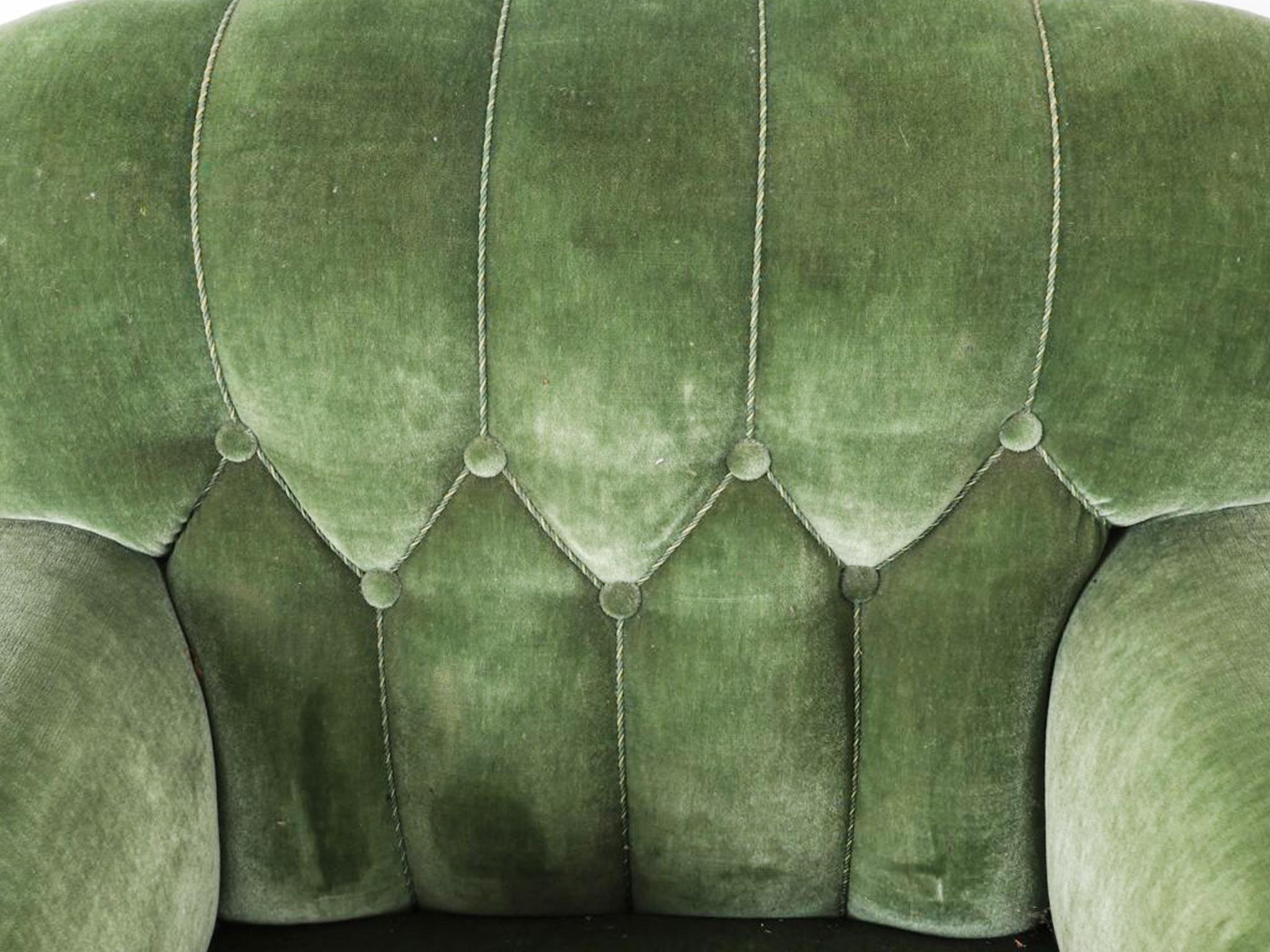 Fauteuil club en mohair vert de style déco danois en vente 1