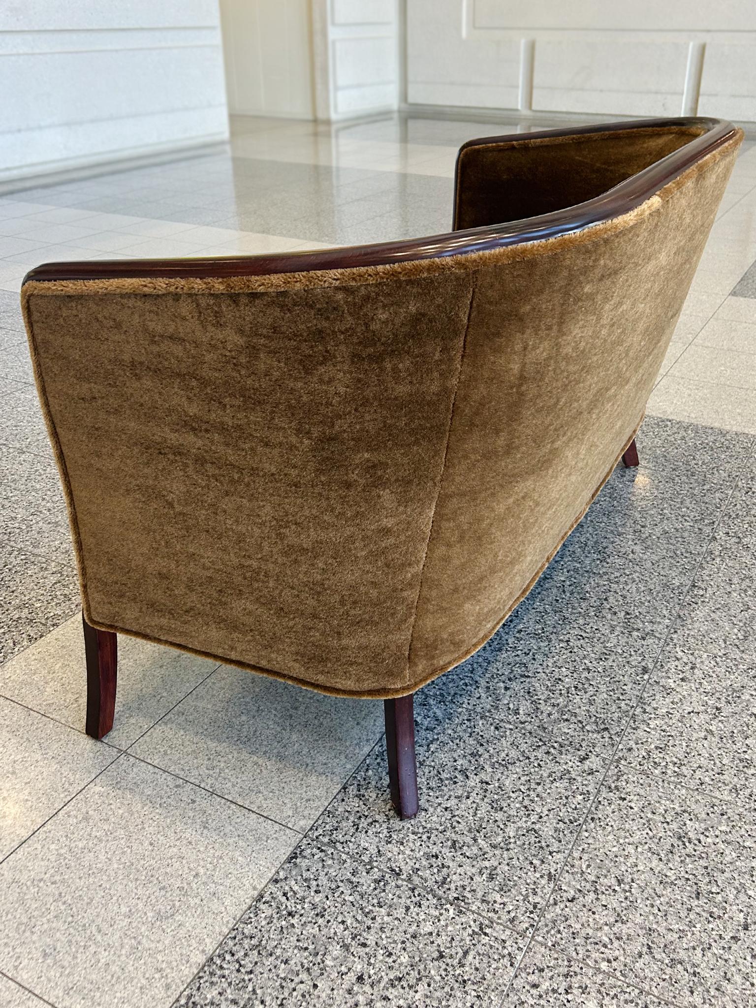 Canapé en acajou de style déco danois en vente 2