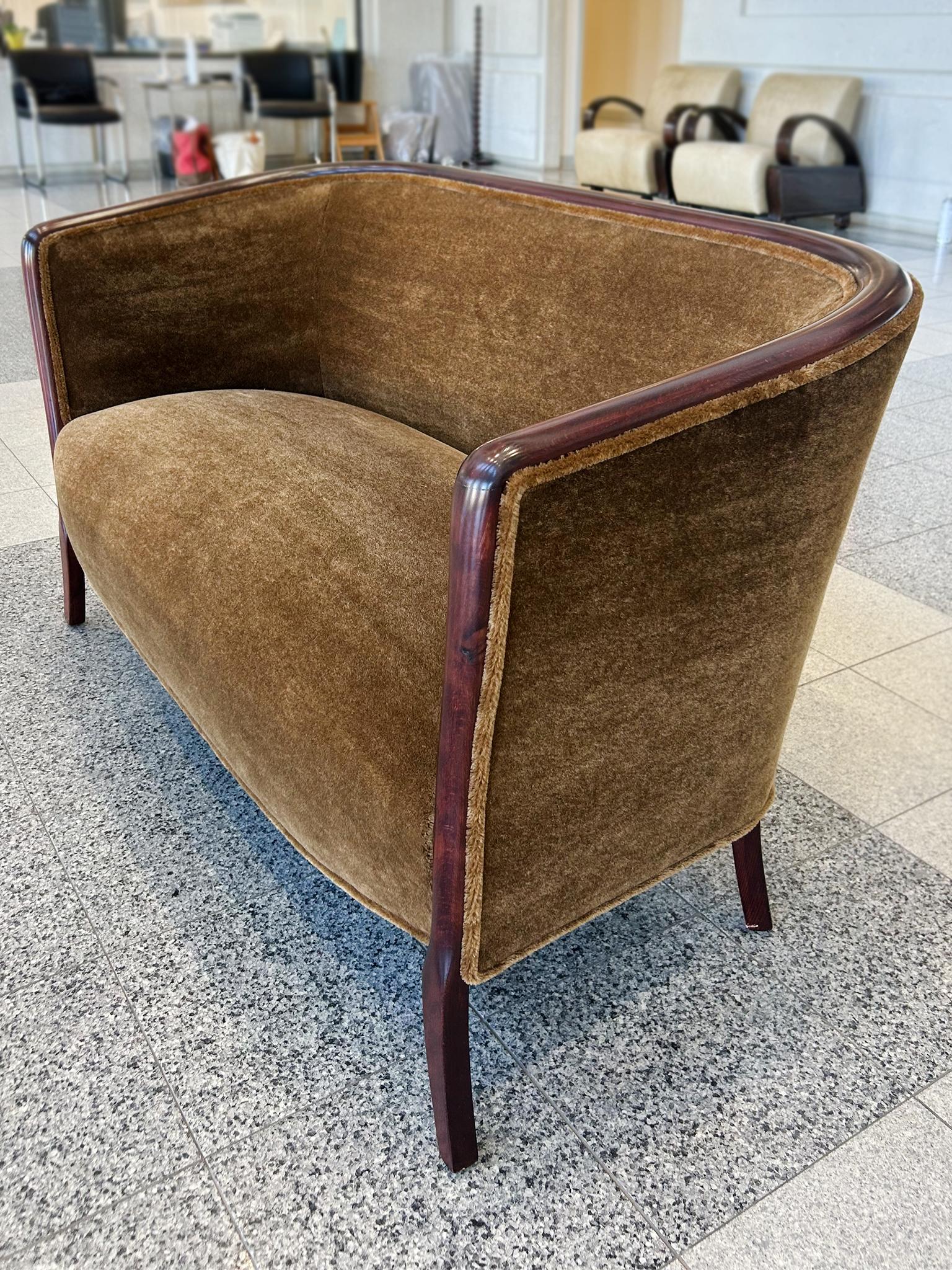 Scandinave moderne Canapé en acajou de style déco danois en vente