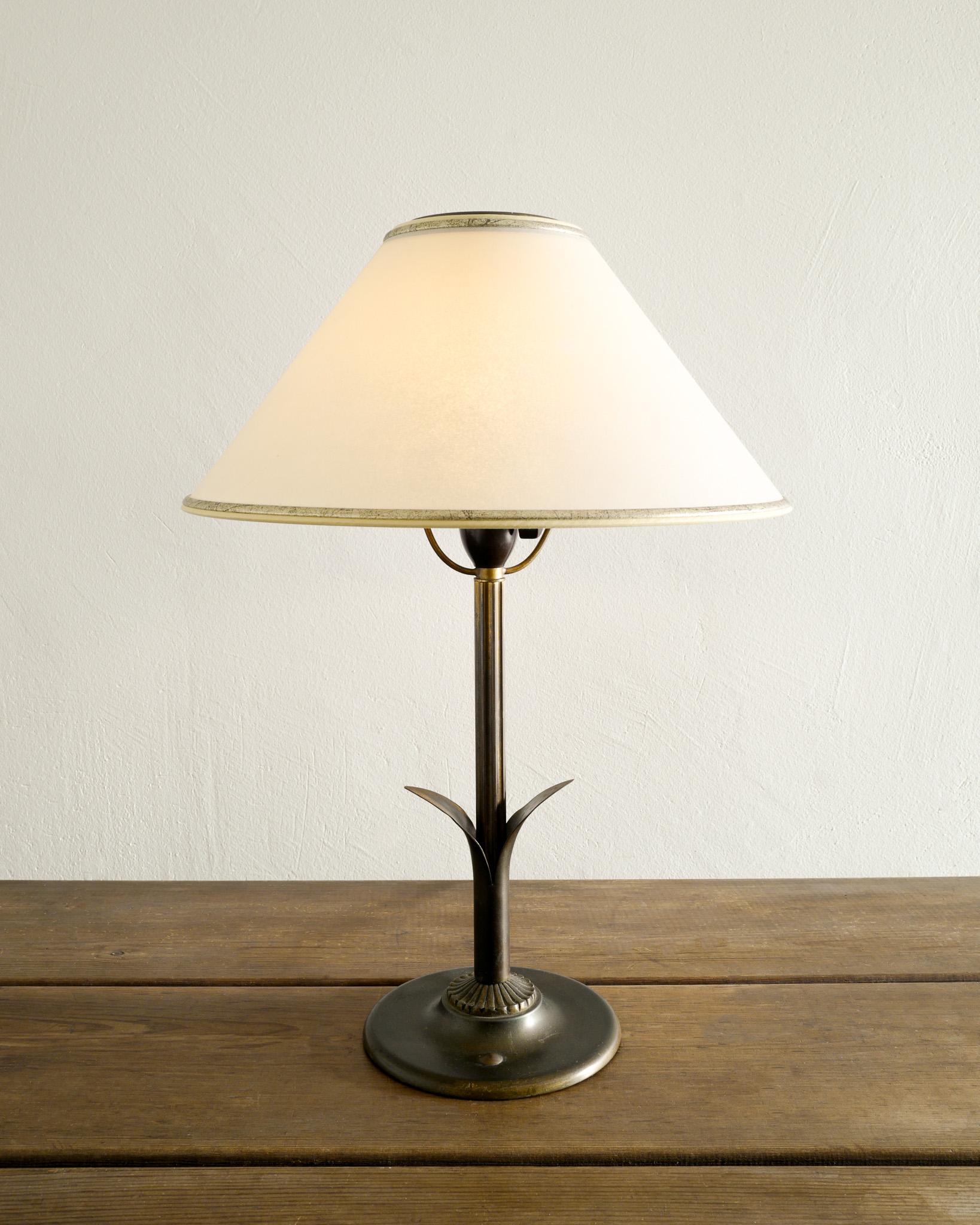 Danish Decorative Art Déco Table Lamp in Bronze with Original Shade, 1930s  For Sale 2