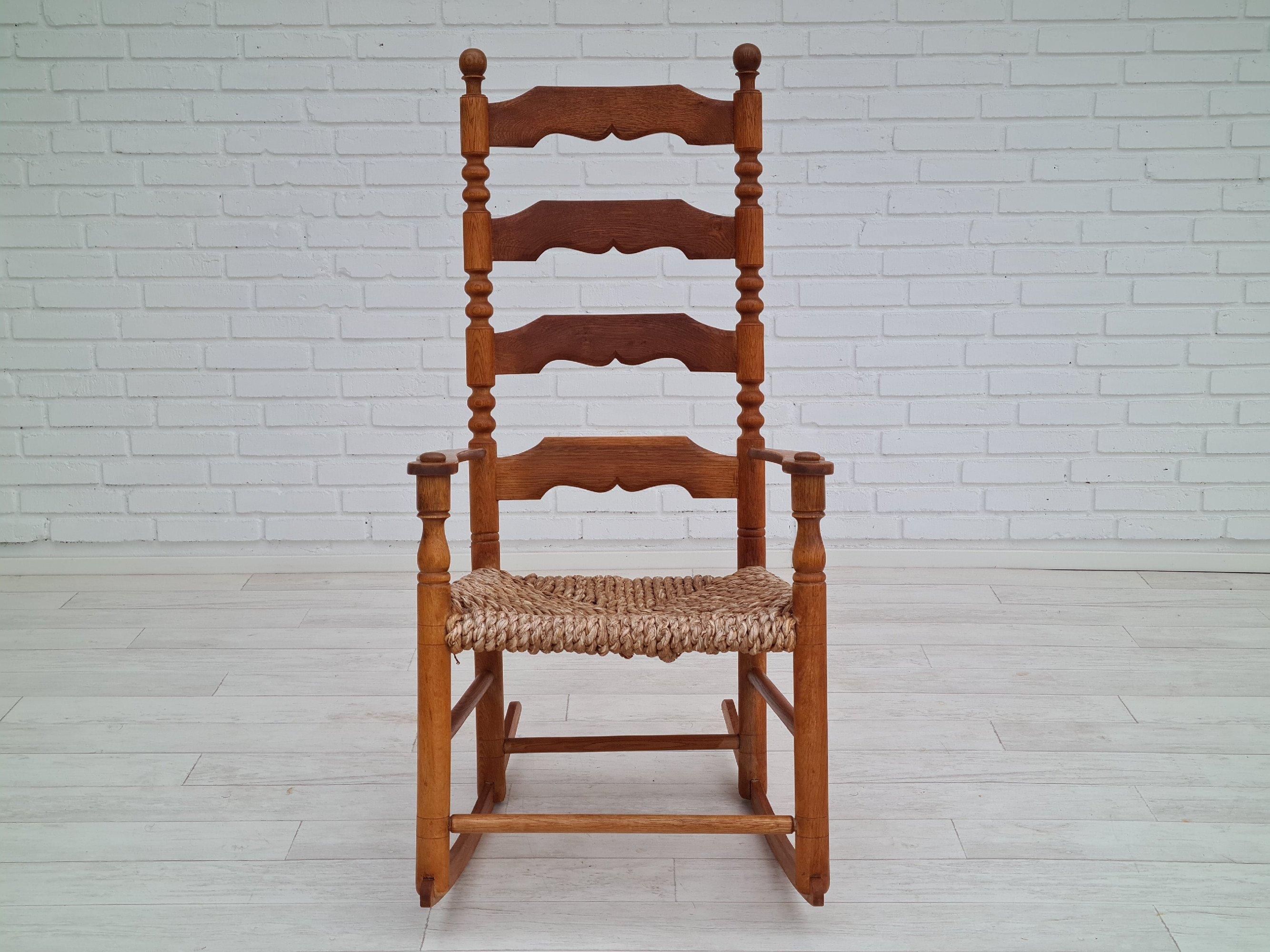Danish Design, 60s, Rockingchair, Oak Wood, Natural Fiber, Original Condition In Good Condition For Sale In Tarm, 82