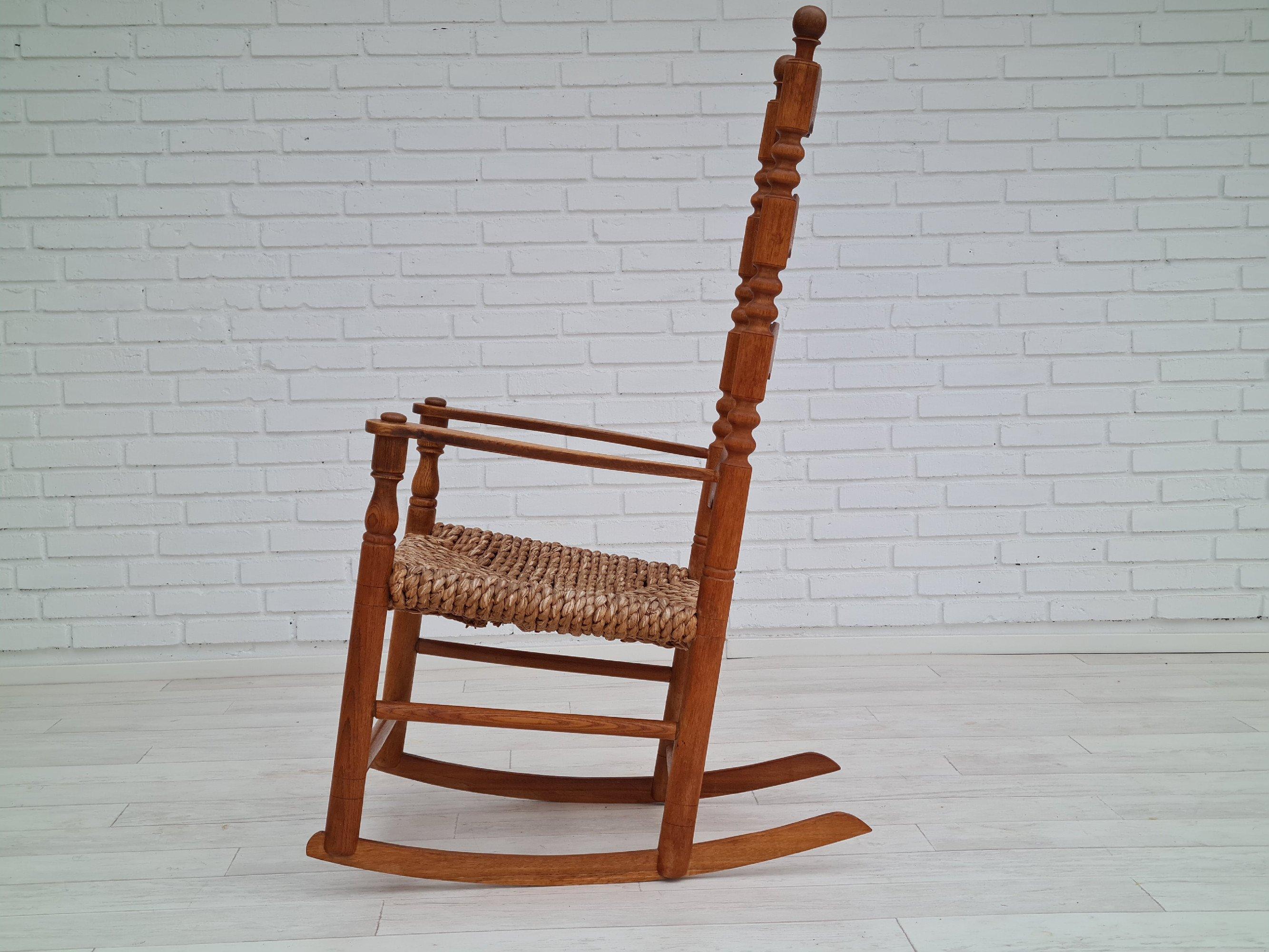 Mid-20th Century Danish Design, 60s, Rockingchair, Oak Wood, Natural Fiber, Original Condition For Sale