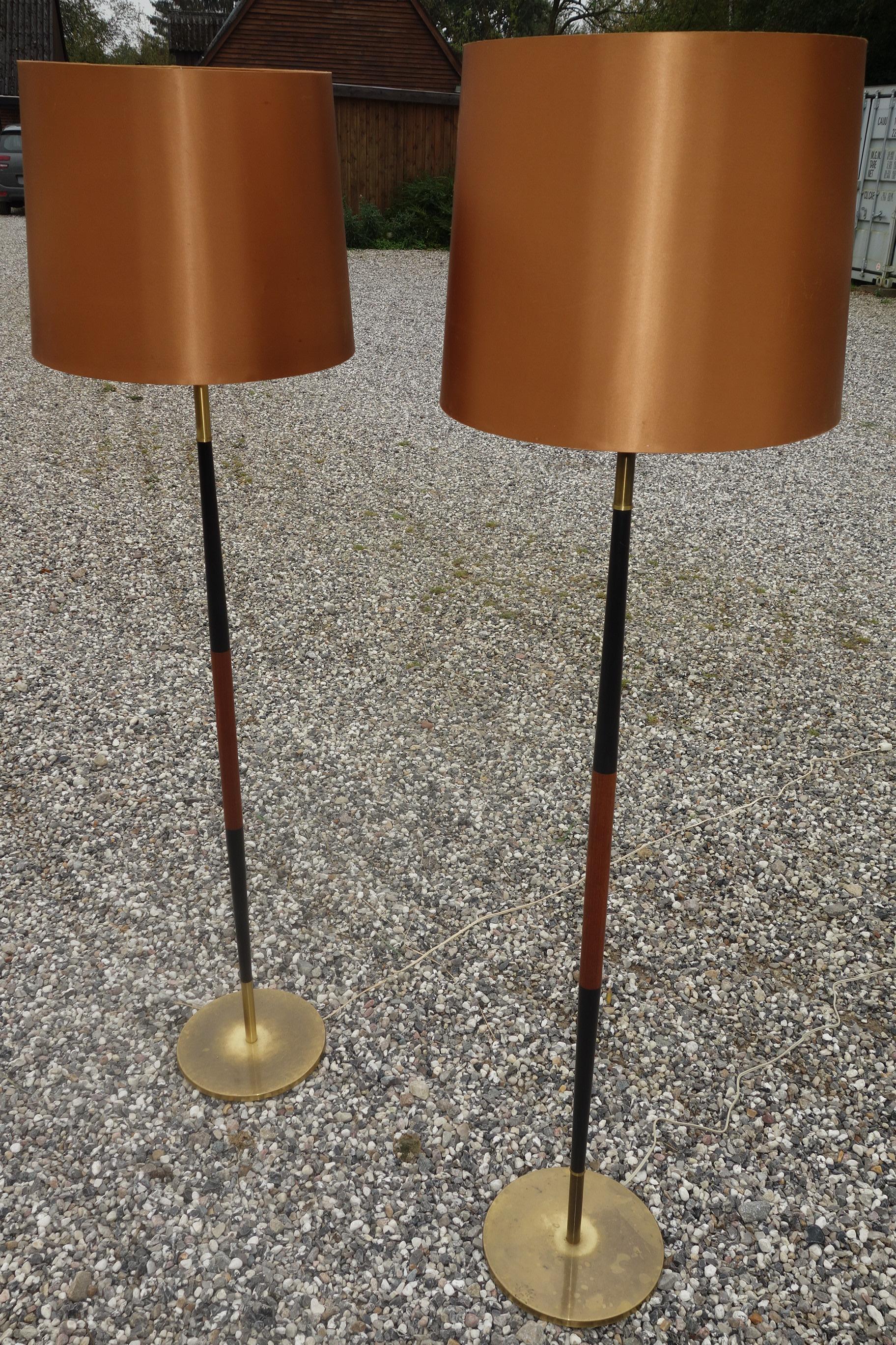 Danish Design a Pair of Floor Lamps, Brass, Teak and Black Lacquered Metal 1960 For Sale 4