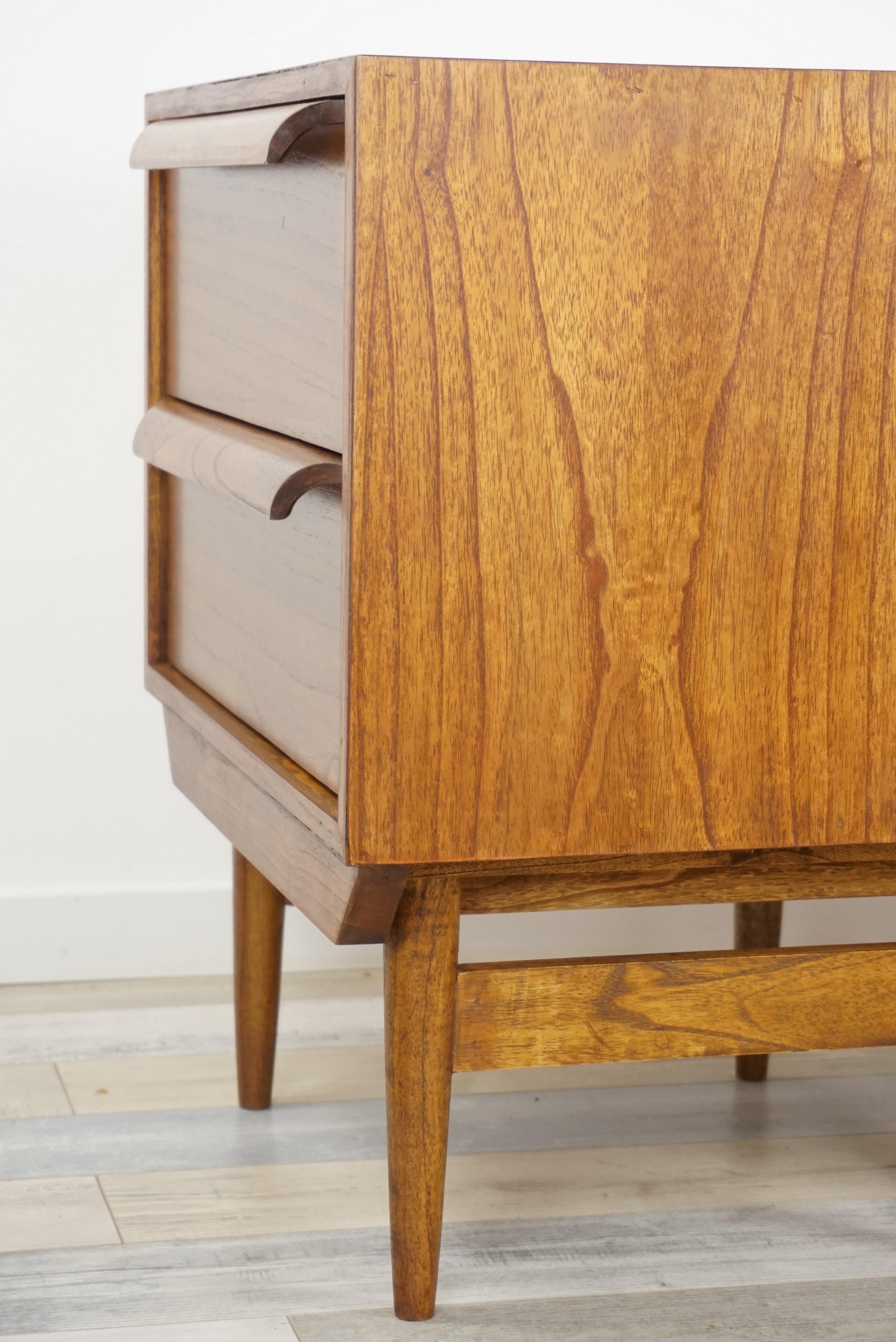 Paire de grandes tables de chevet en bois de design danois et de style mi-siècle moderne en vente 8