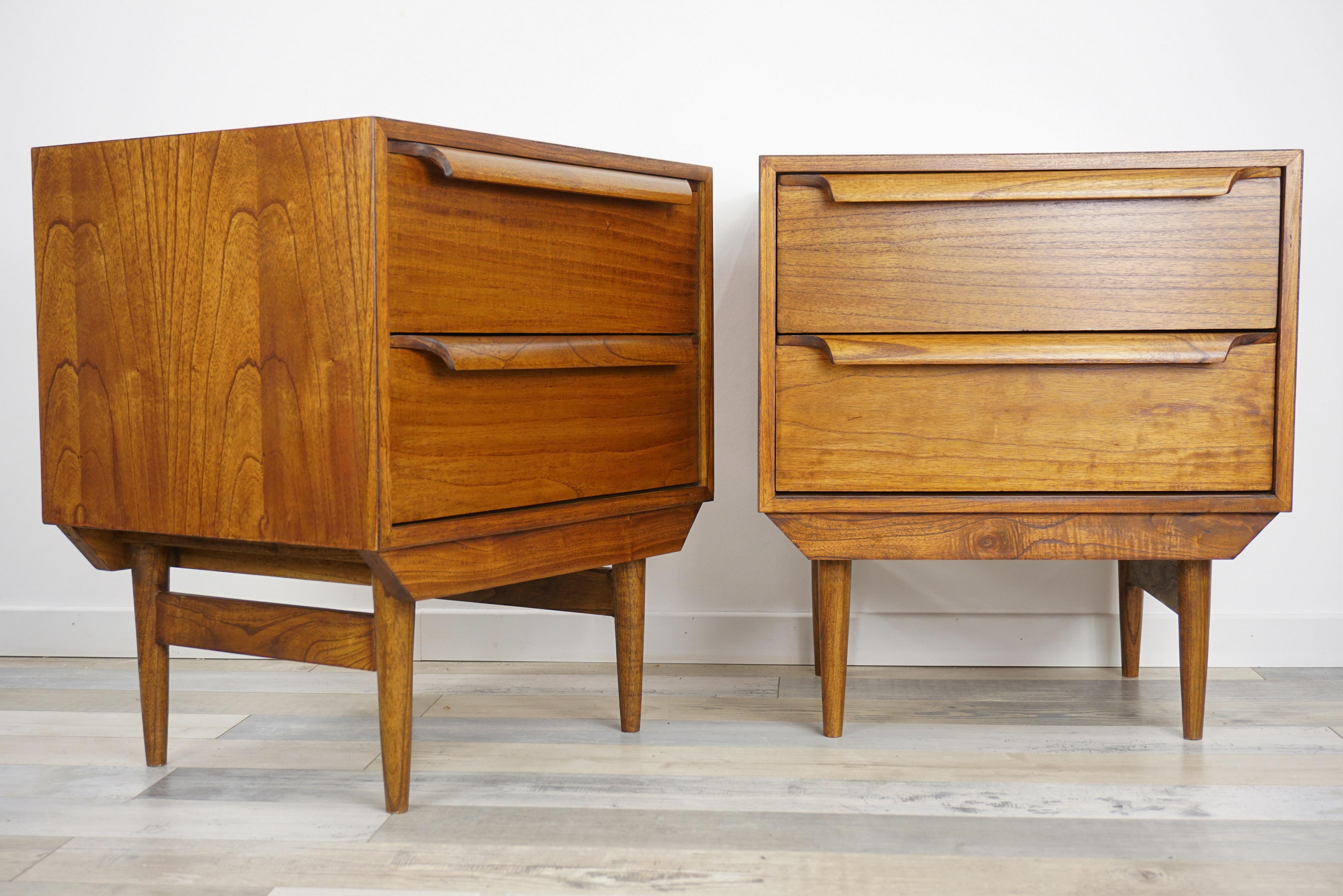 Danish Design and Midcentury Style Pair of Large Wooden Bedside Tables For Sale 10