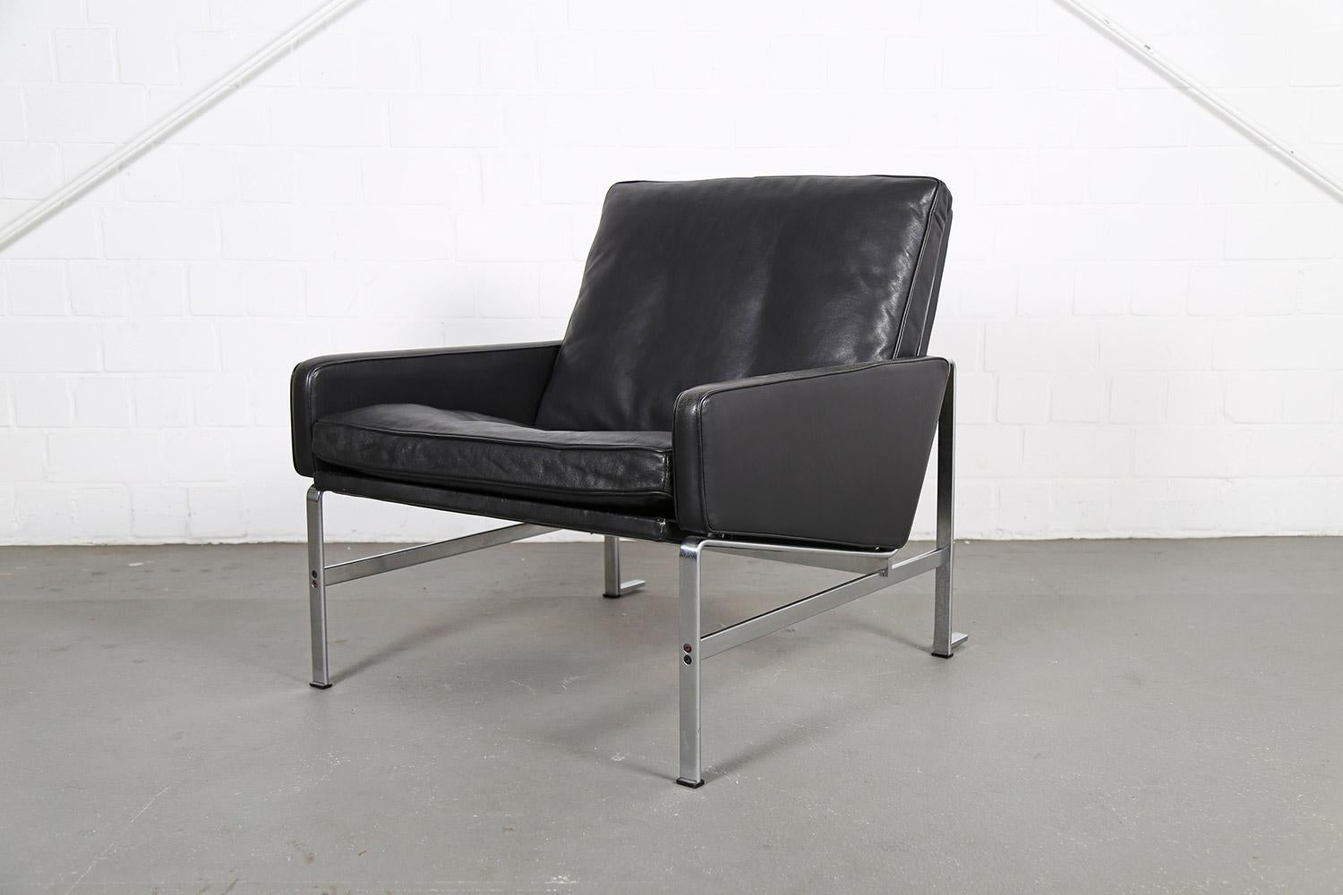 Mid-Century Modern Danish Design Armchair FK6720 Fabricius Kastholm for Kill International A