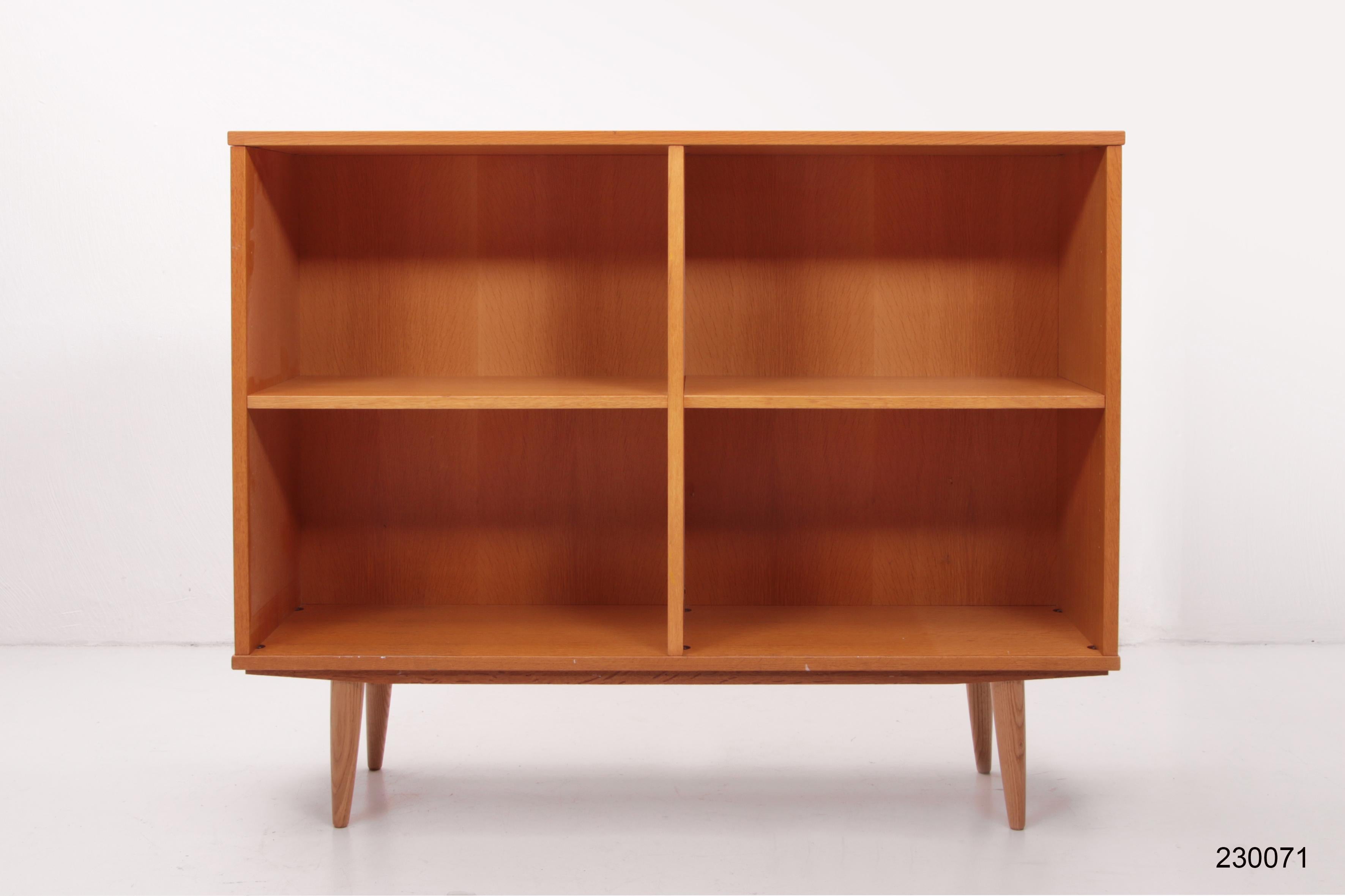 Danish Design Bookcase Made by Poul Hundevad, 1960, Denmark For Sale 8