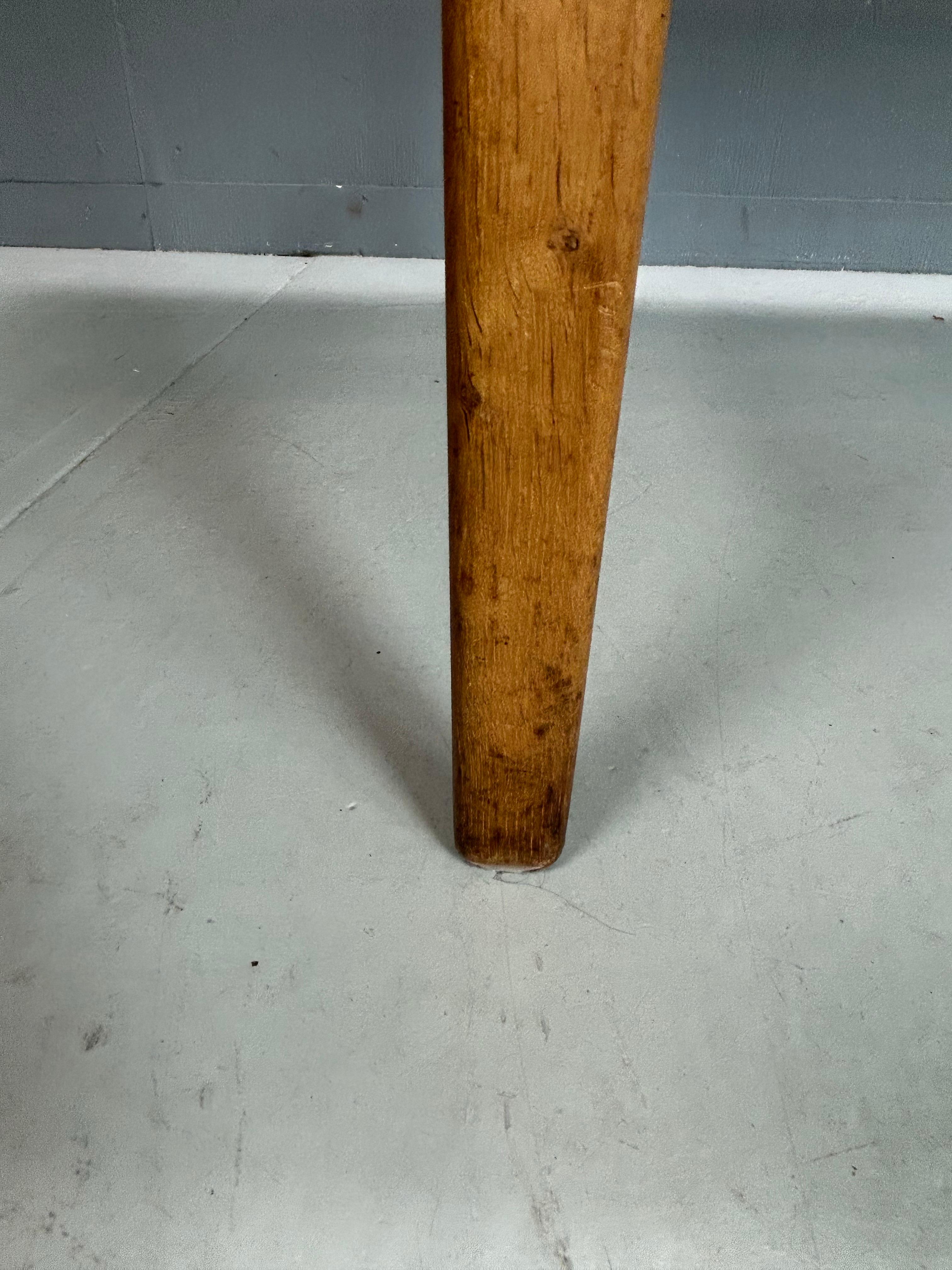Danish design Børge Mogensen low dining table, model 281 For Sale 4