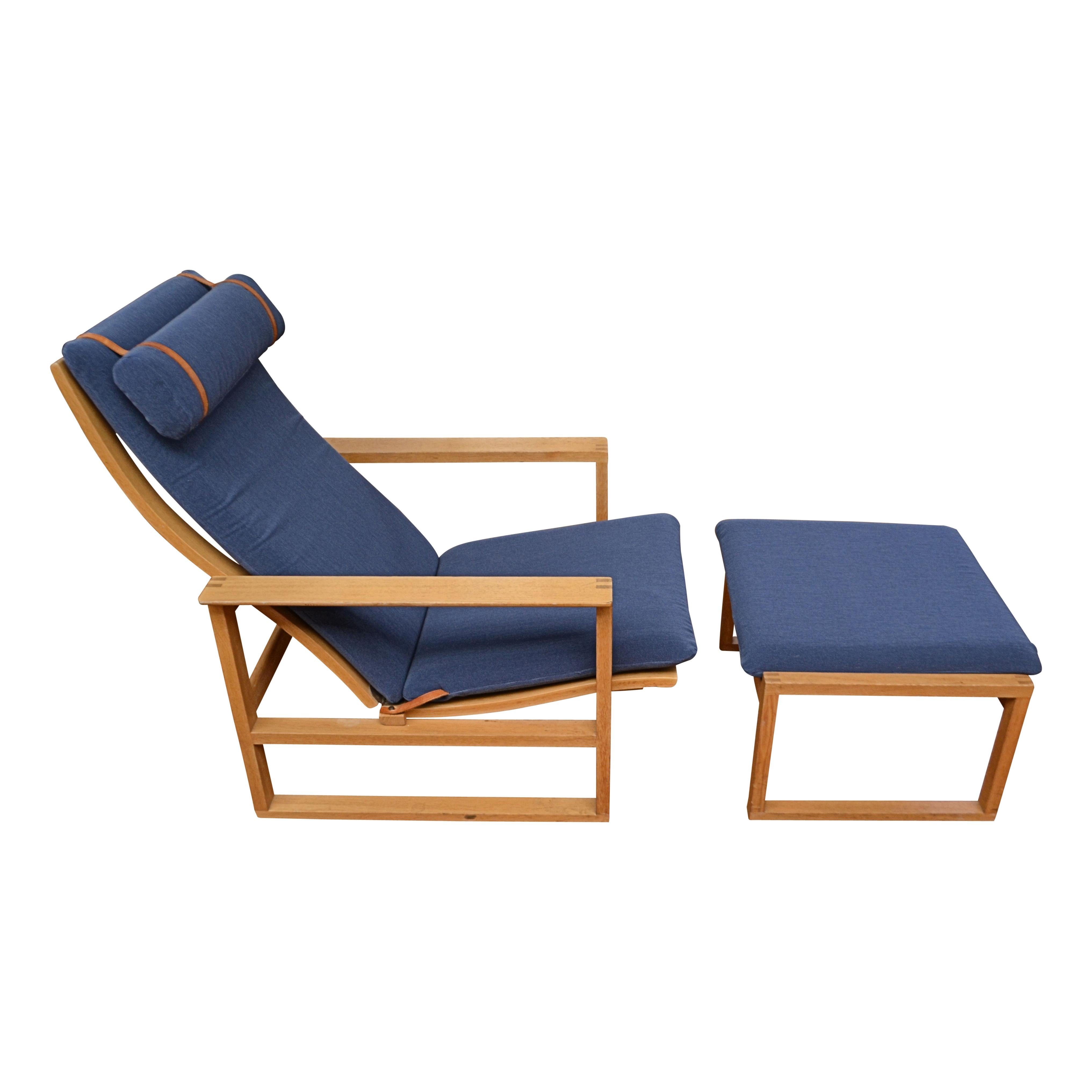 Danish Design Børge Mogensen Model 2254 Oak Lounge Chair and Ottoman 8
