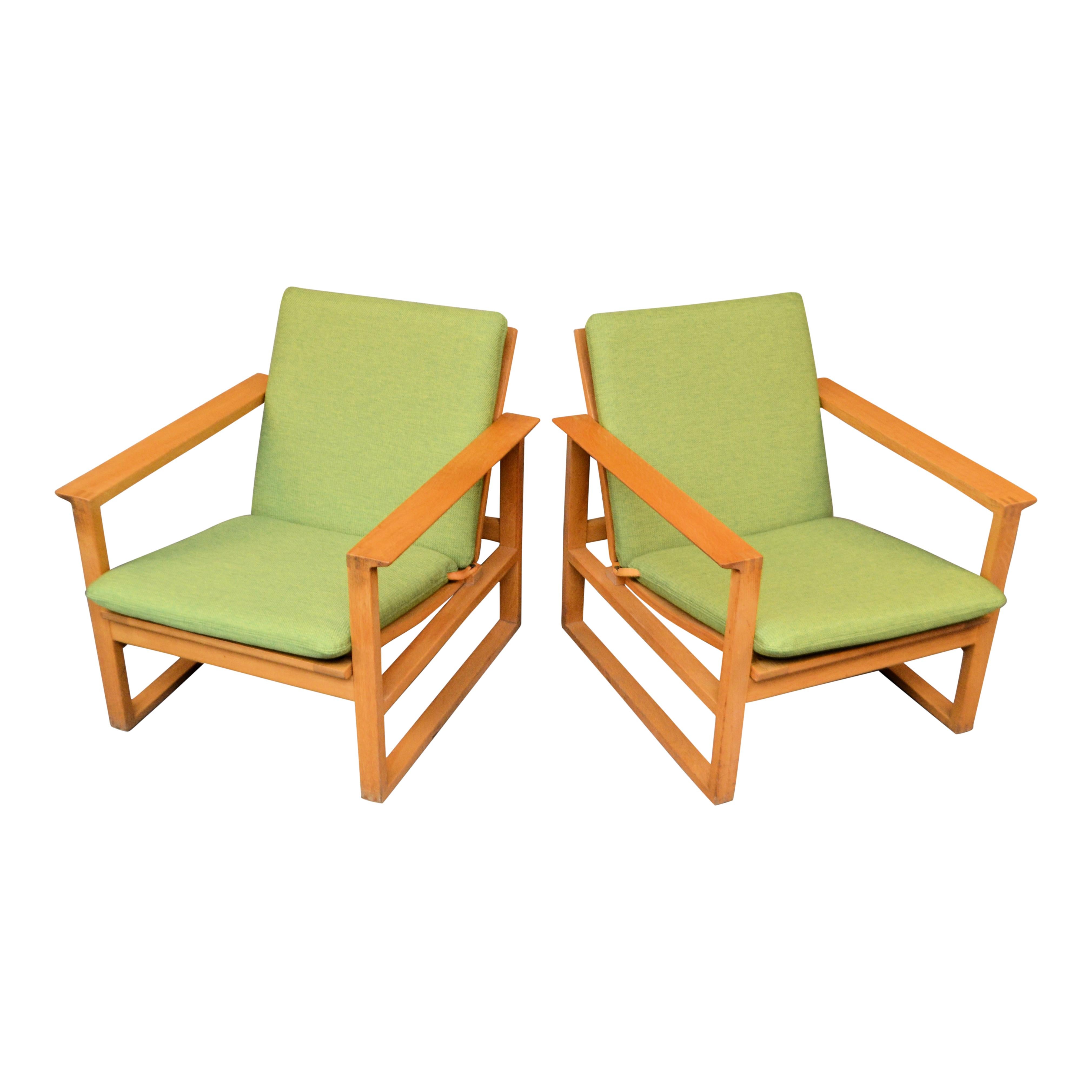 Mid-Century Modern Danish Design Børge Mogensen Model 2256 Oak Lounge Chairs