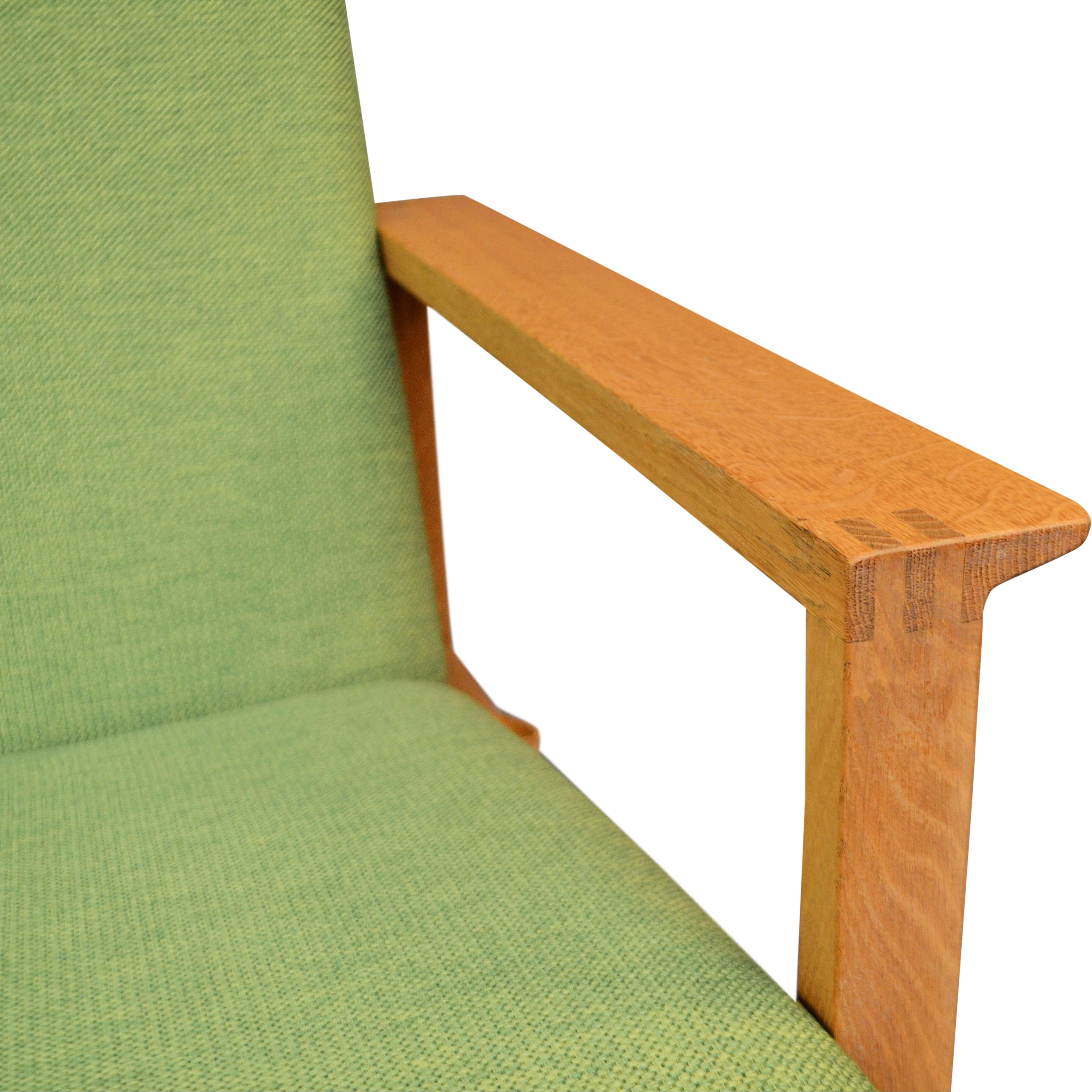Danish Design Børge Mogensen Model 2256 Oak Lounge Chairs 1