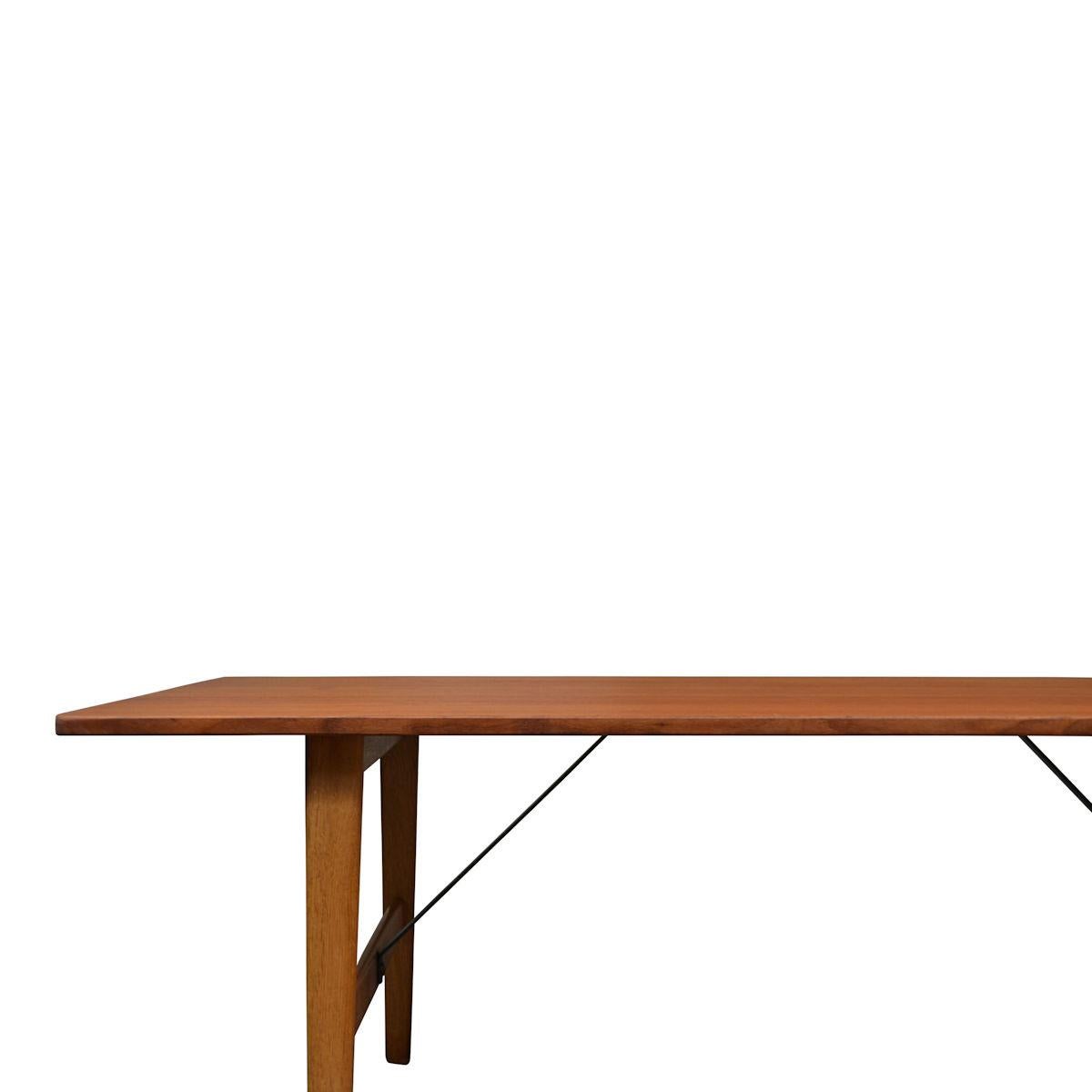 Mid-Century Modern Danish Design Børge Mogensen Teak Lounge Table, Model 281